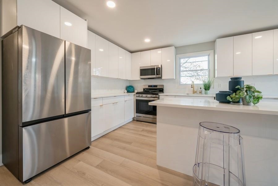 203 HOPKINS AVE Unit: 2