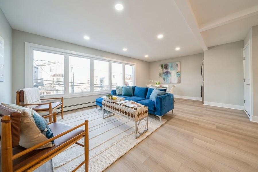 203 HOPKINS AVE Unit: 2