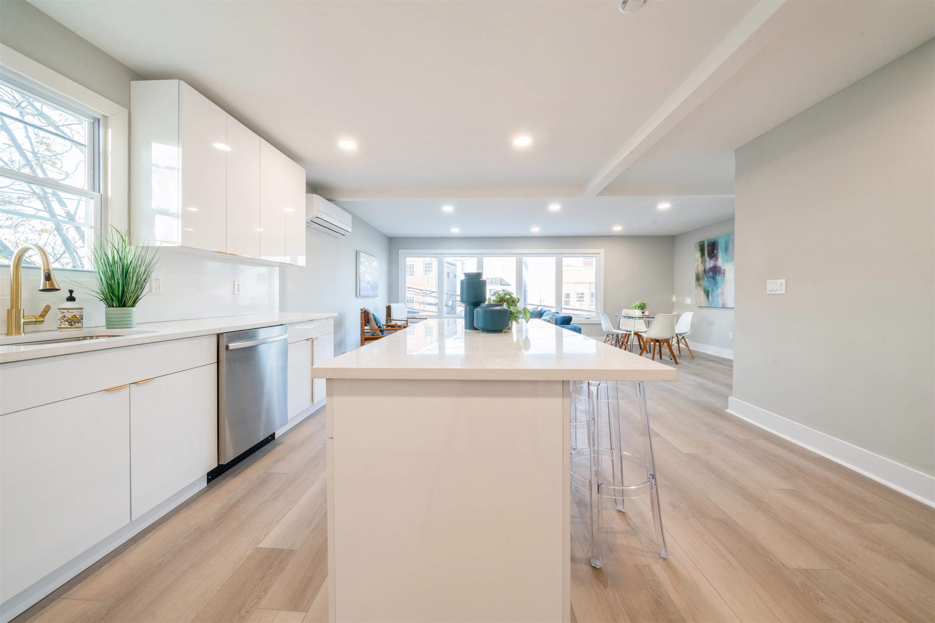 203 HOPKINS AVE Unit: 2