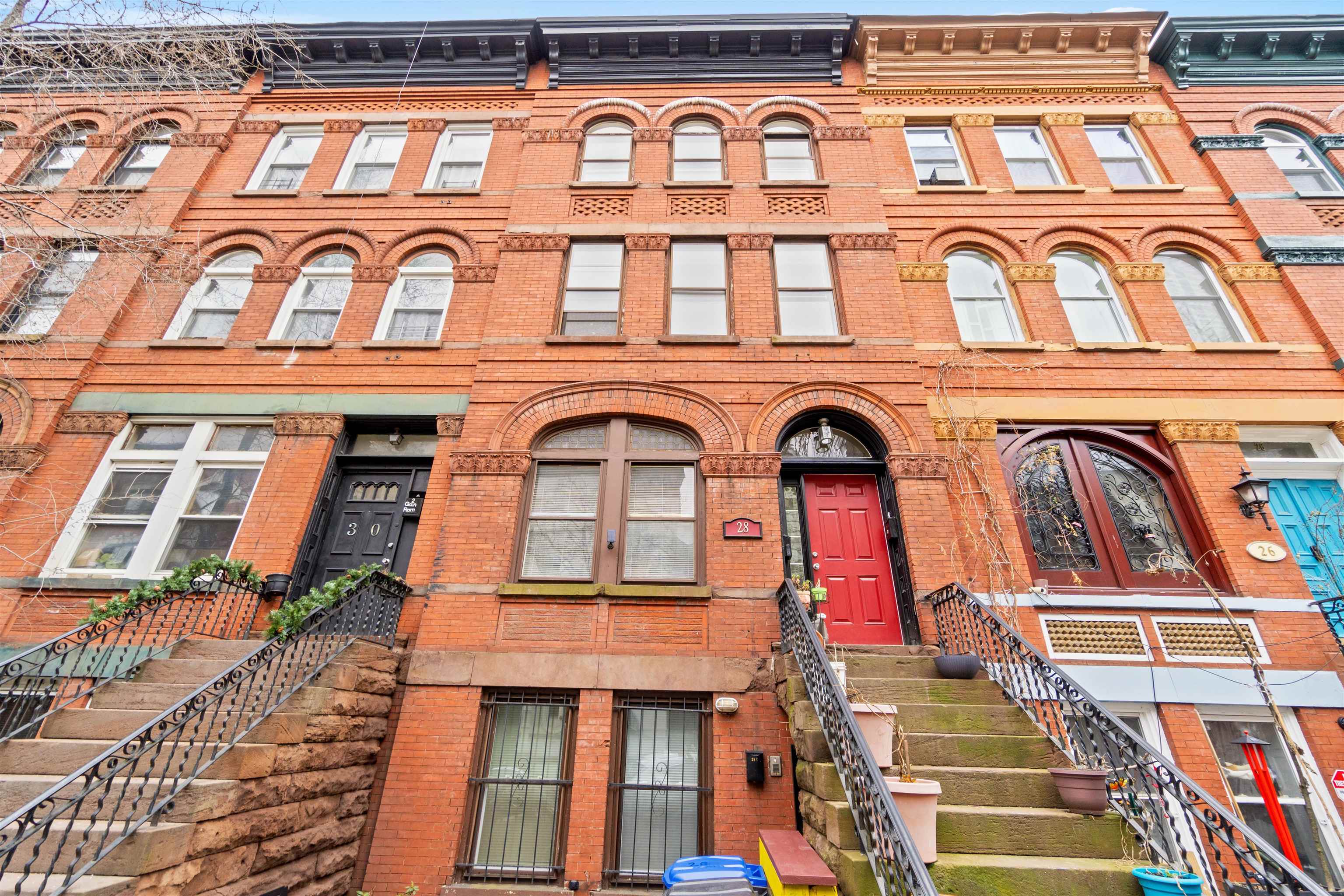 28 MONTICELLO AVE Unit: 2