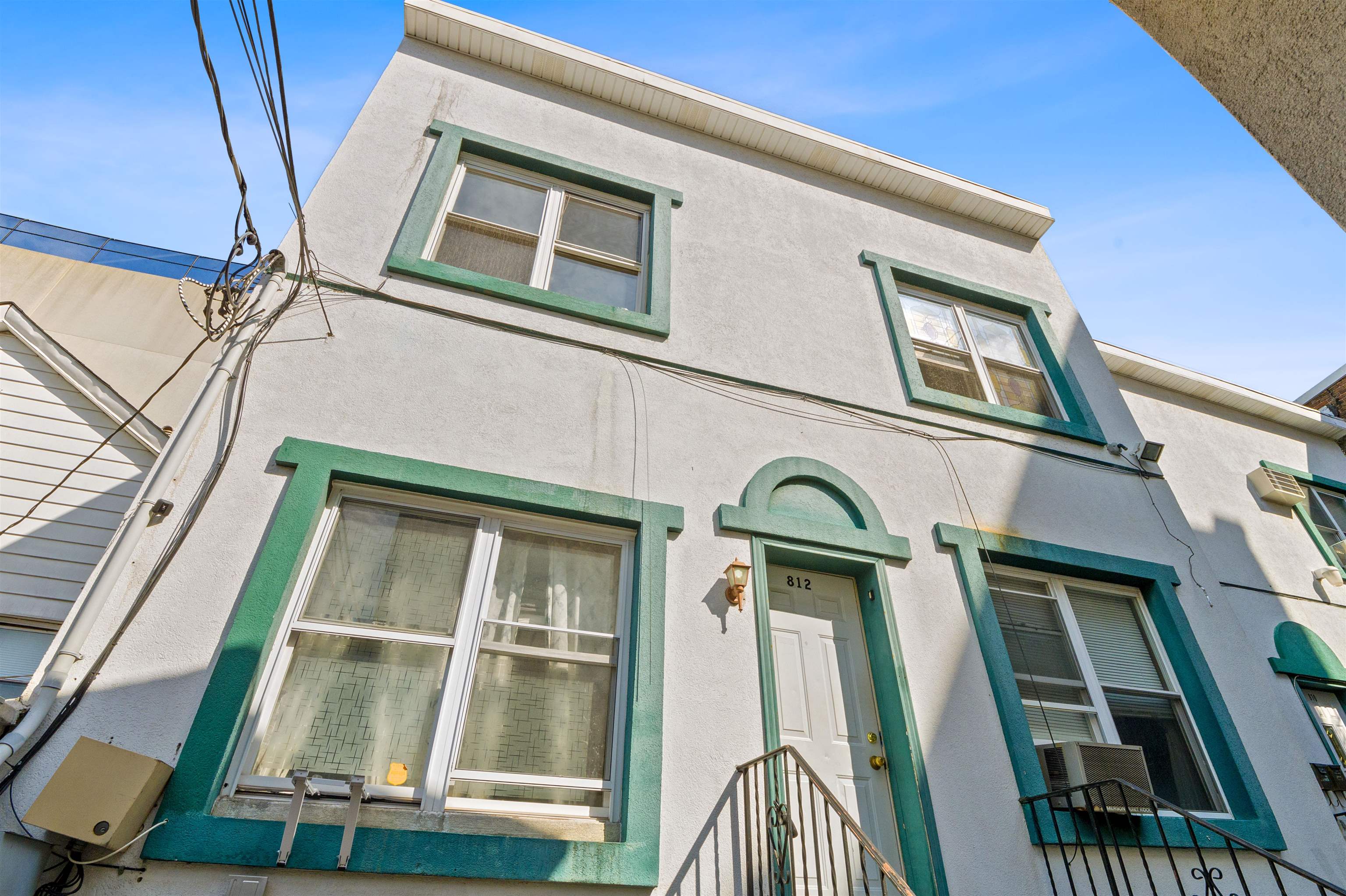 810-812 22ND ST