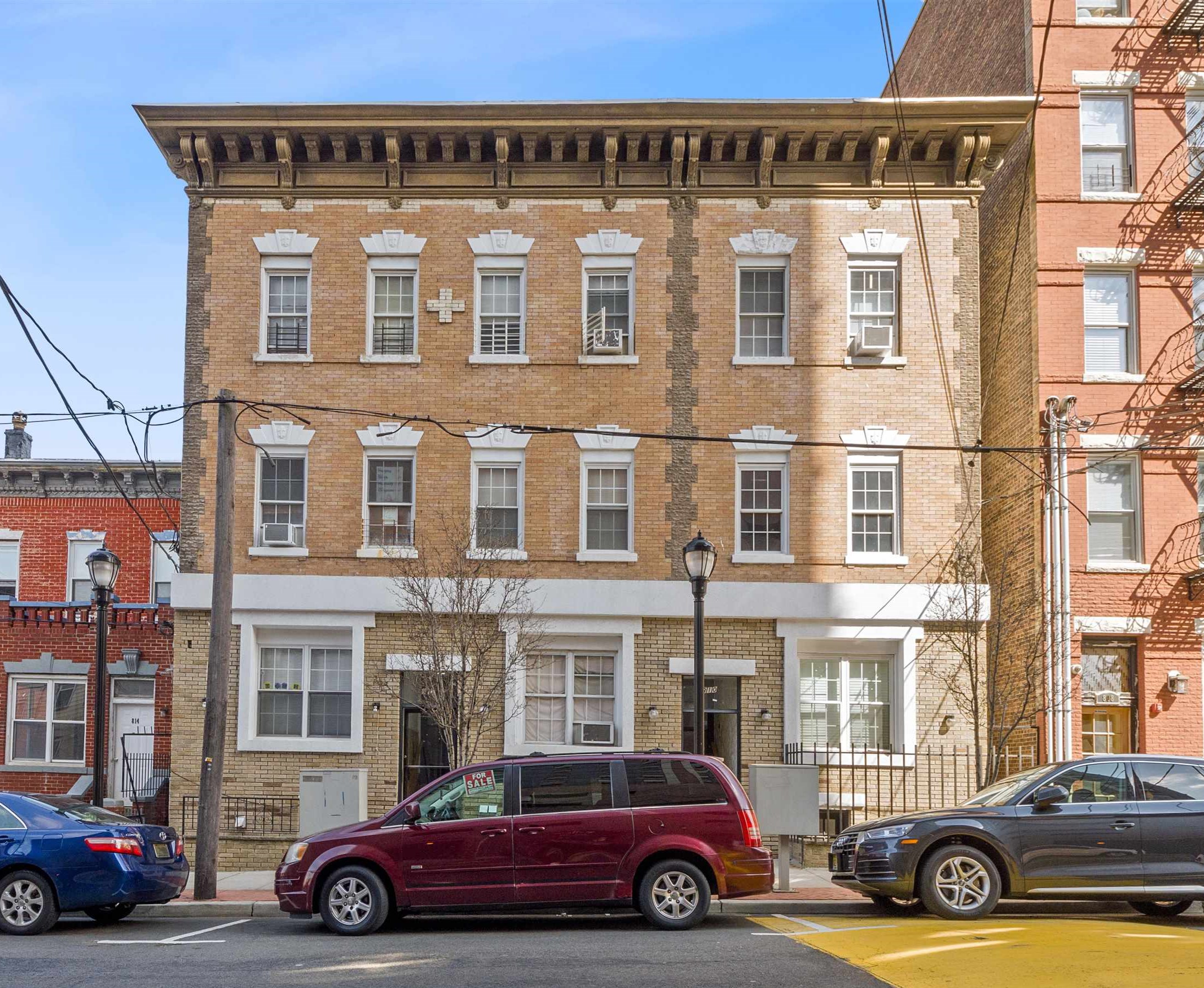 810-812 22ND ST