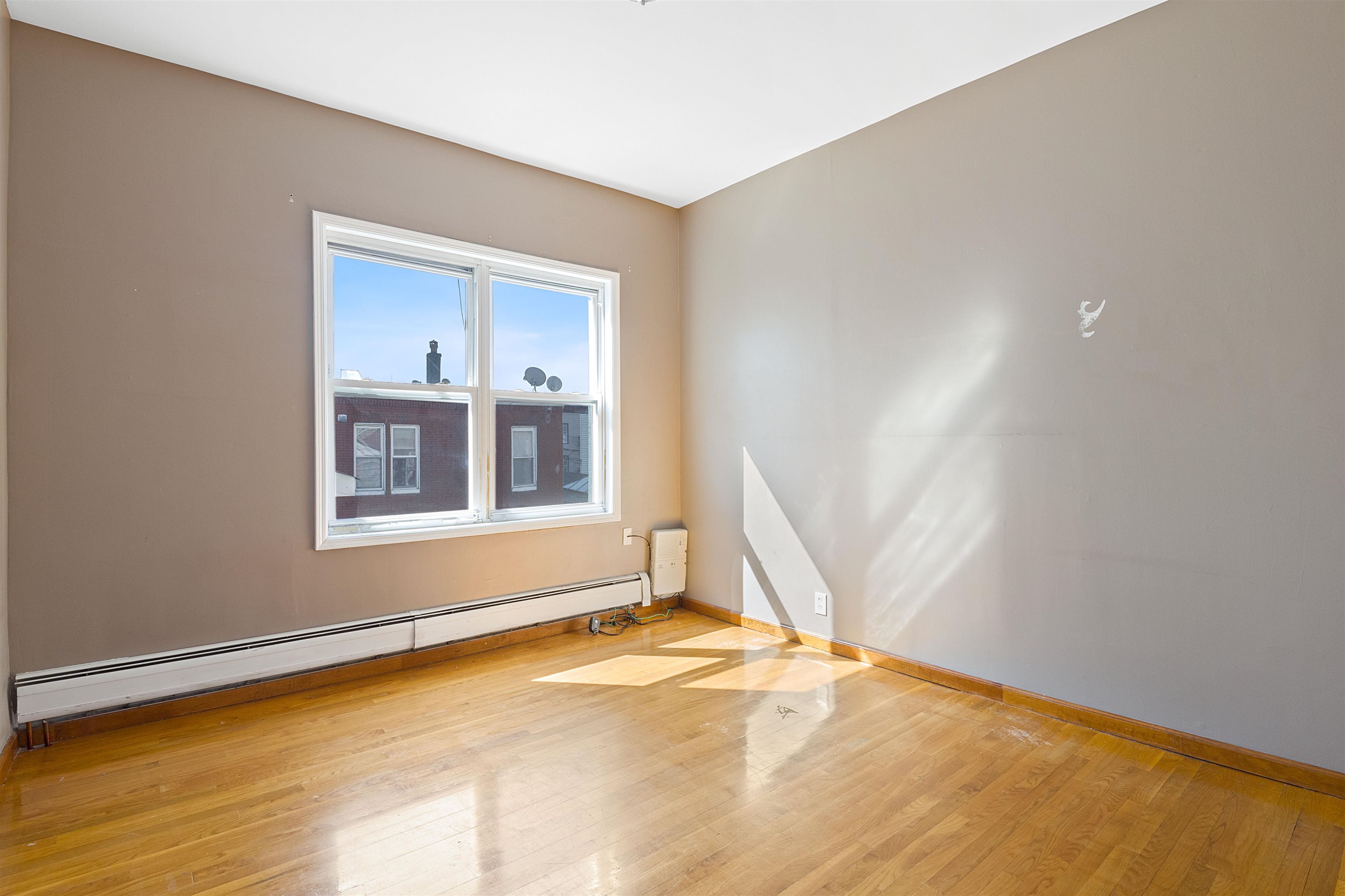 810-812 22ND ST