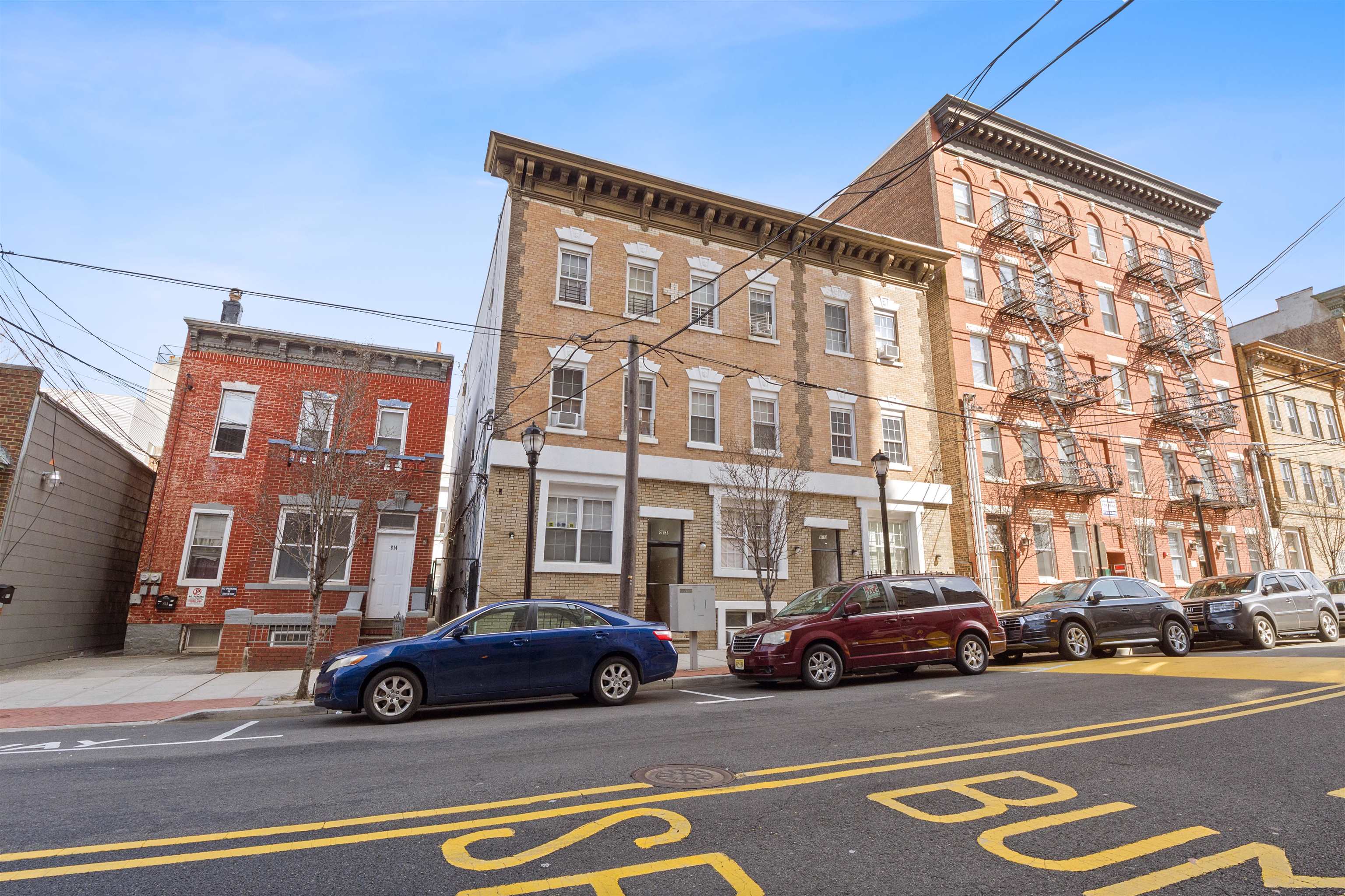 810-812 22ND ST