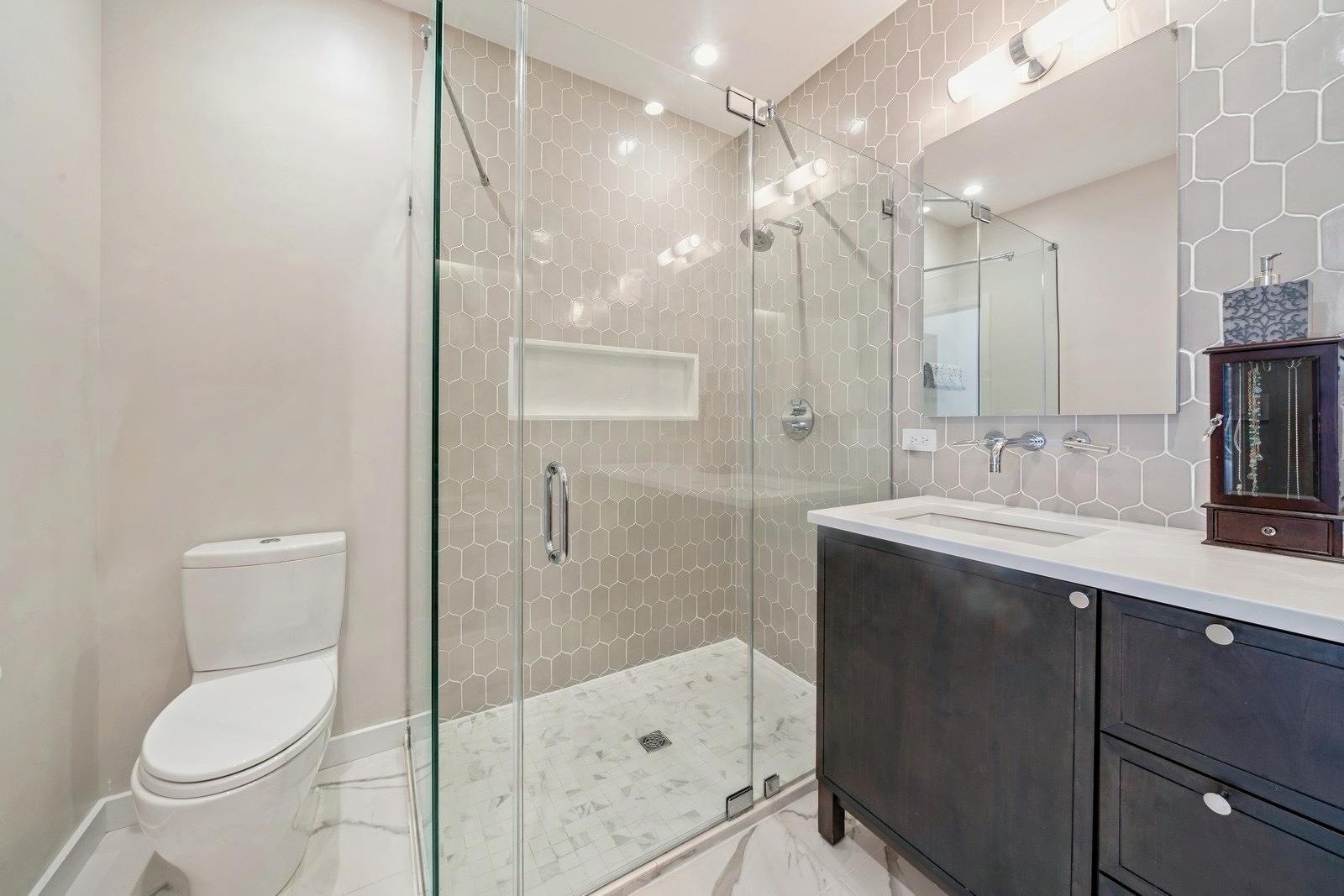 334 7TH ST Unit: 1