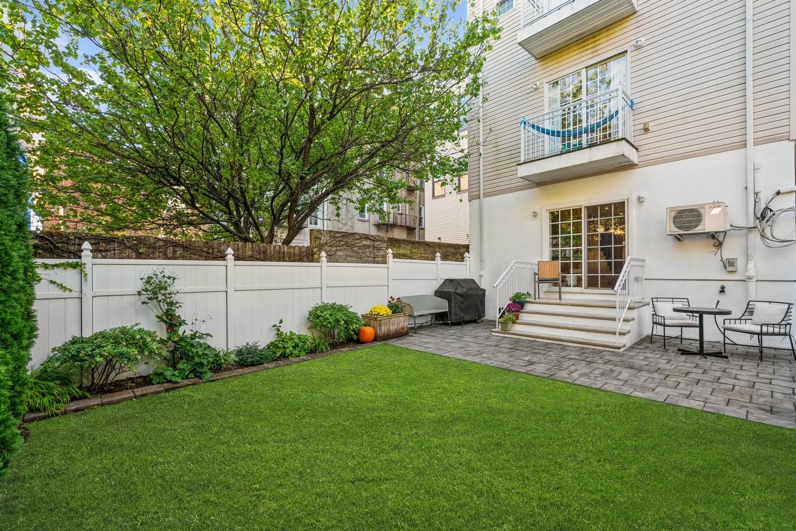334 7TH ST Unit: 1