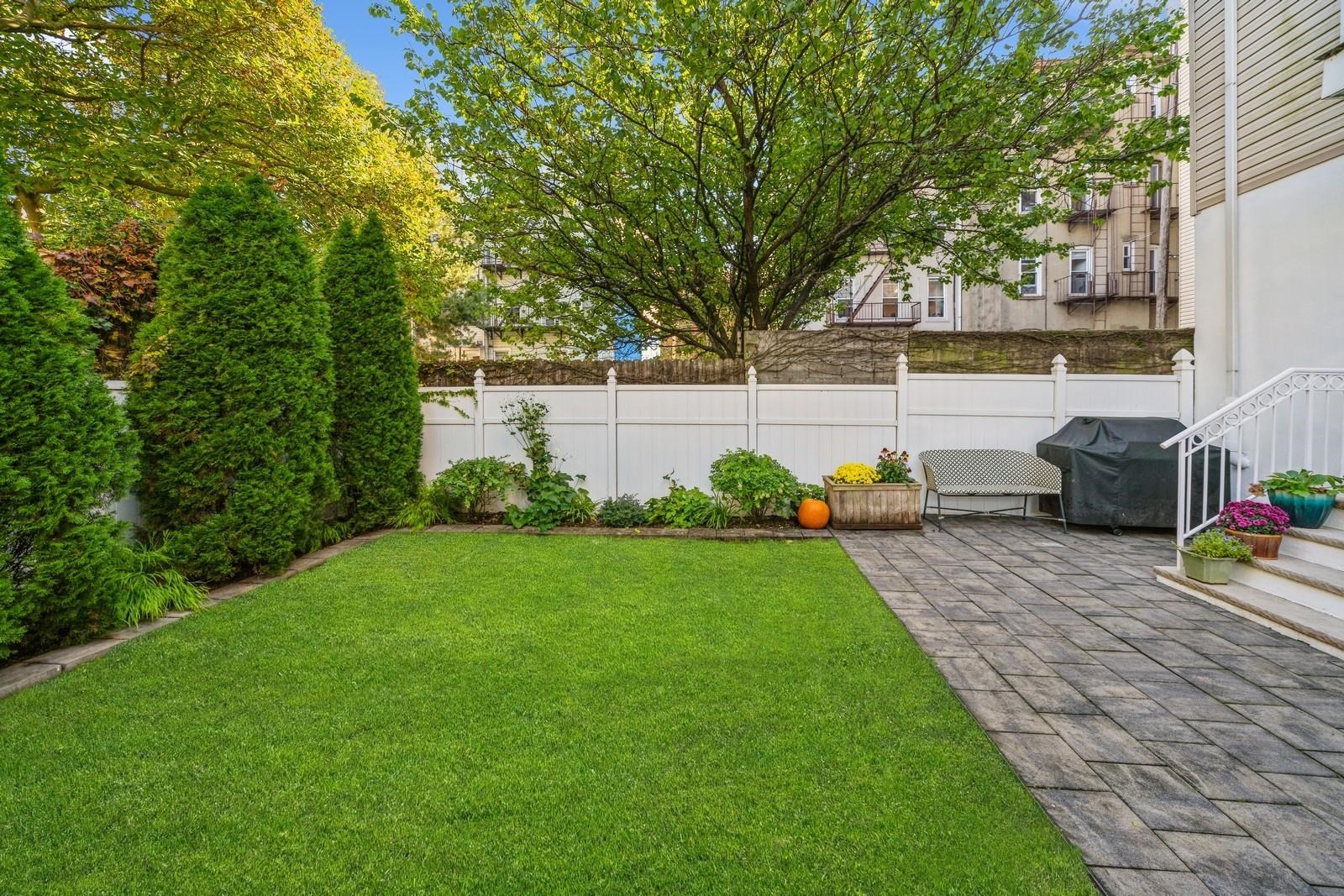 334 7TH ST Unit: 1