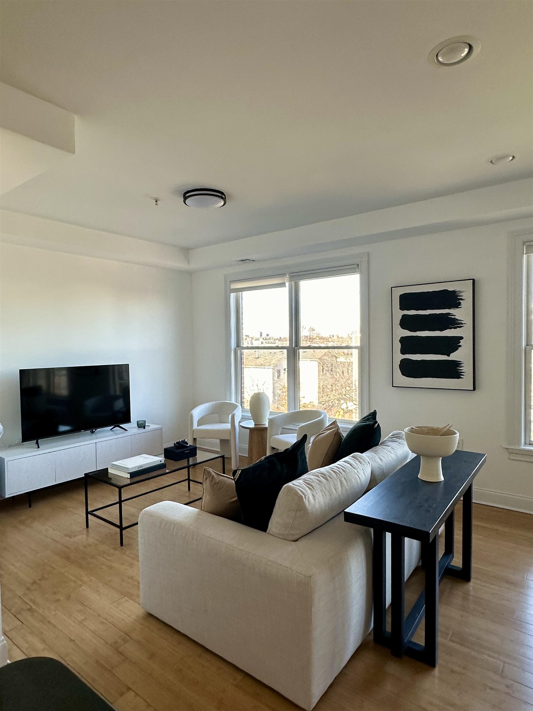 5 MONITOR ST Unit: 203