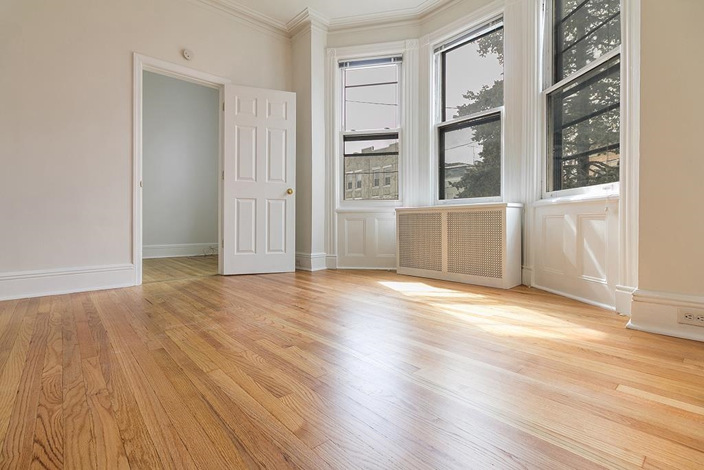 152 SHERMAN AVE