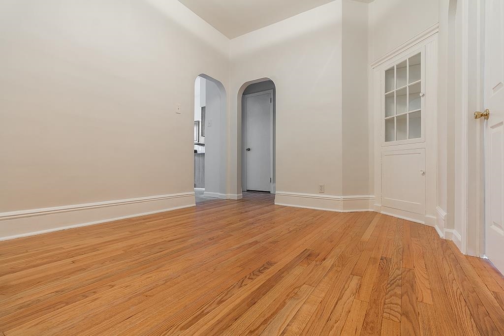 152 SHERMAN AVE
