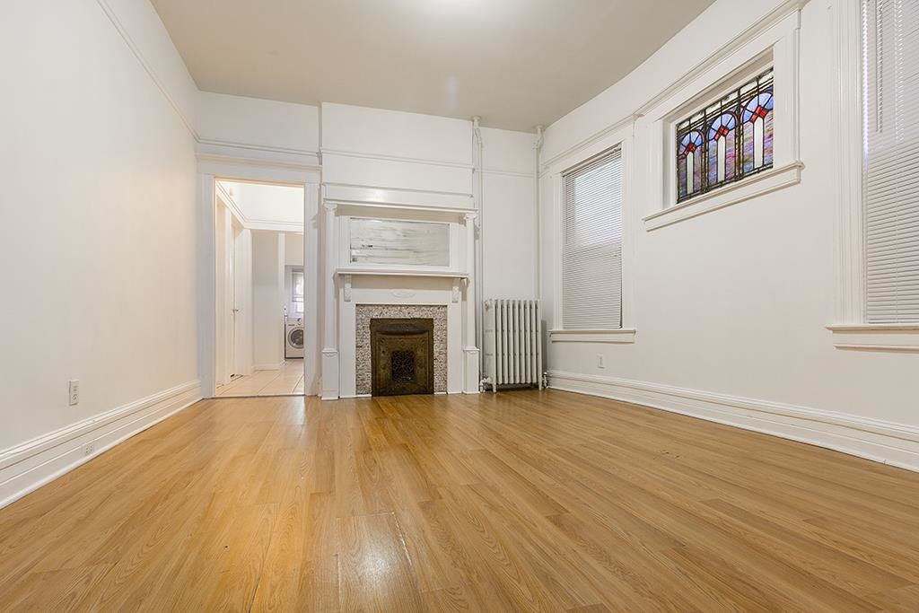 109 CLAREMONT AVE