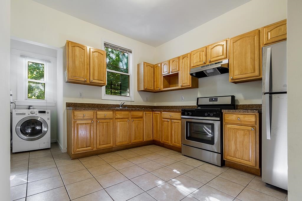 109 CLAREMONT AVE