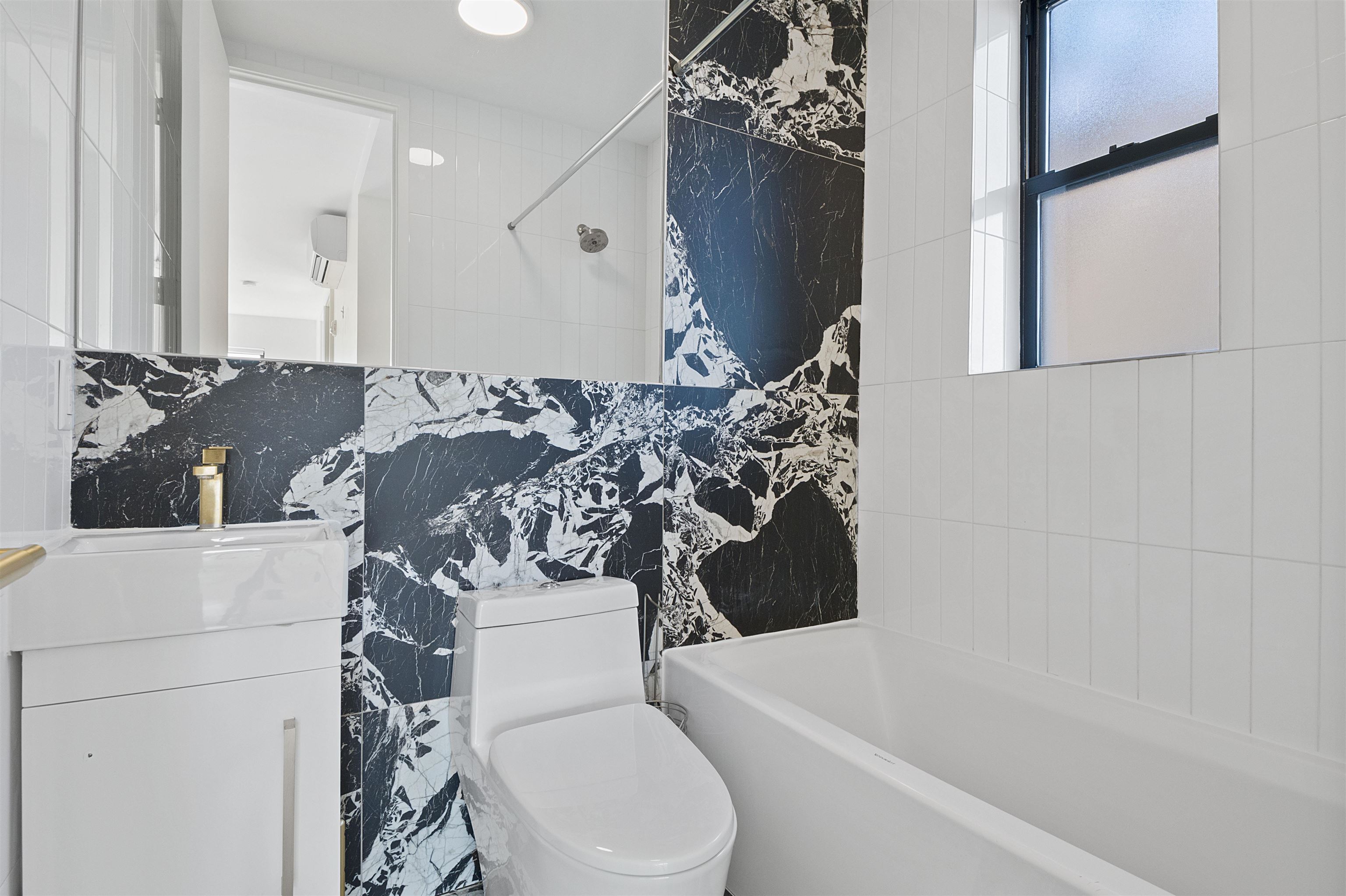 32 MAGNOLIA AVE Unit: 301