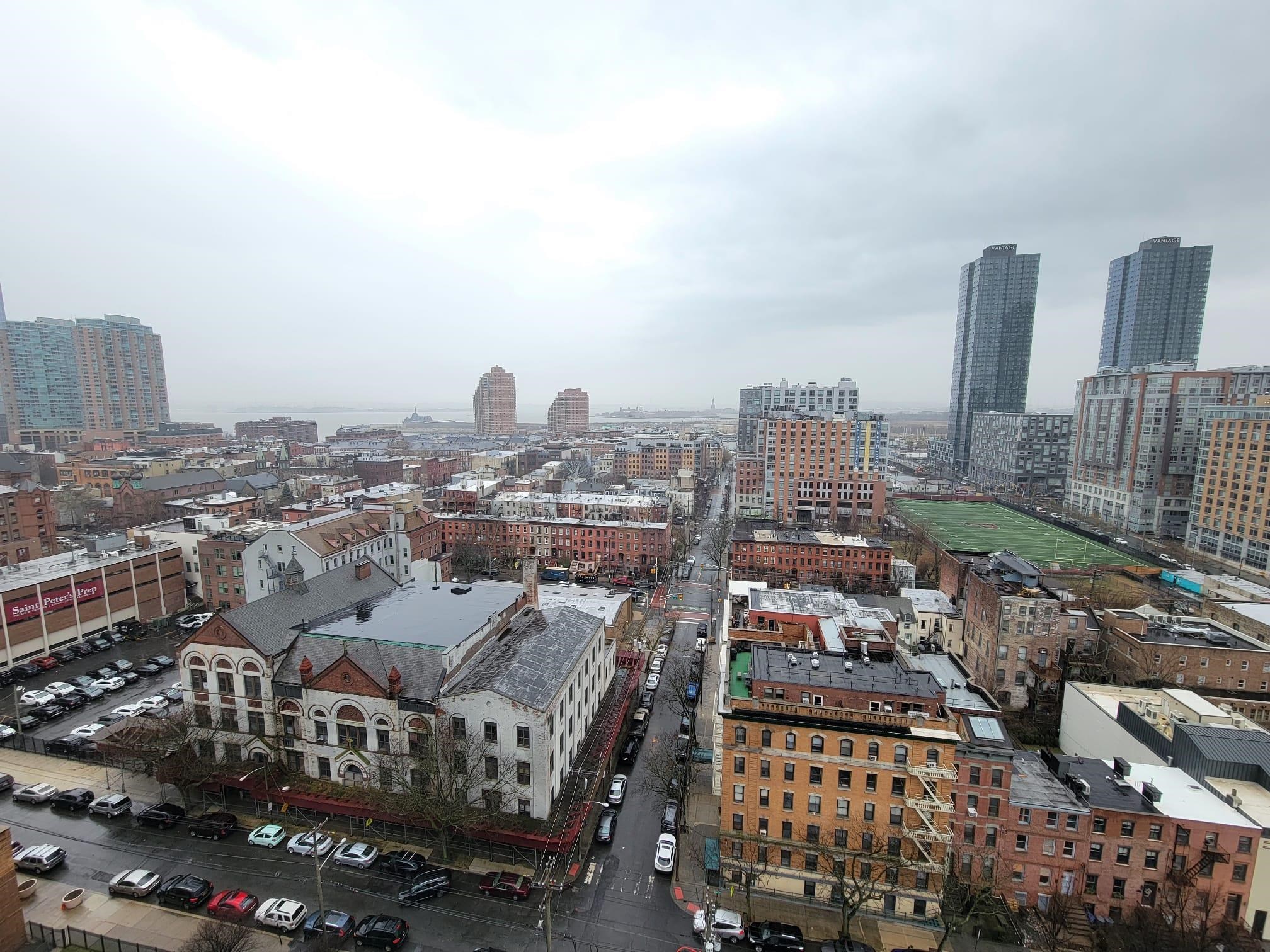 135 MONTGOMERY ST Unit: 18F