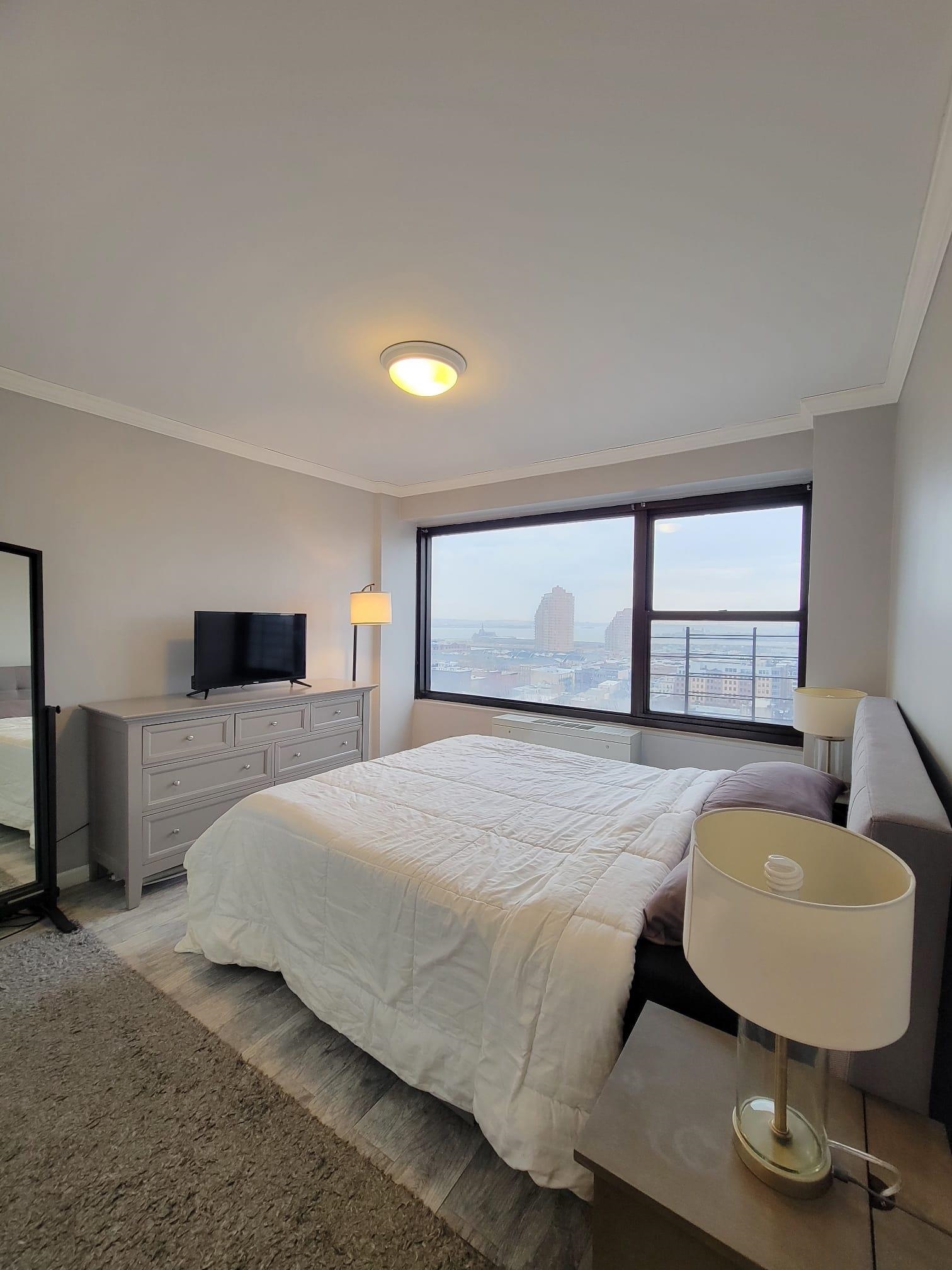 135 MONTGOMERY ST Unit: 18F