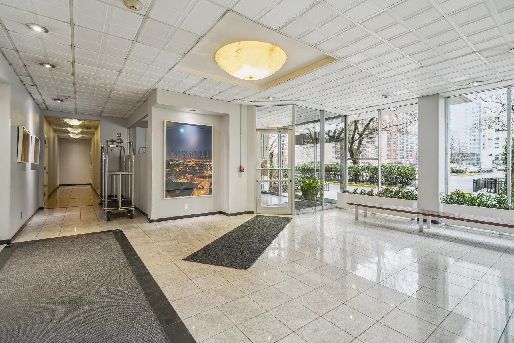 135 MONTGOMERY ST Unit: 18F