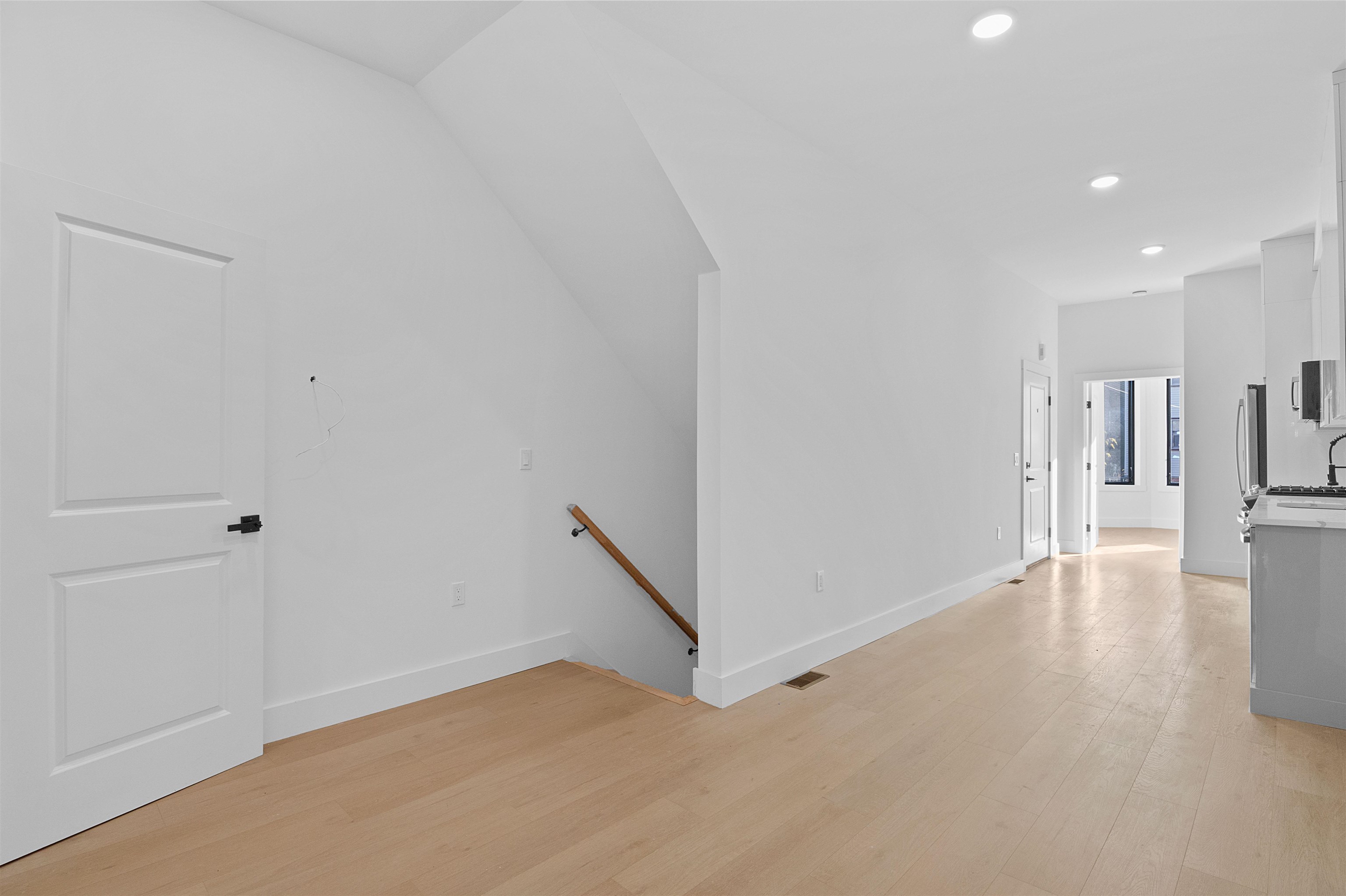 34 GRACE ST Unit: 1L