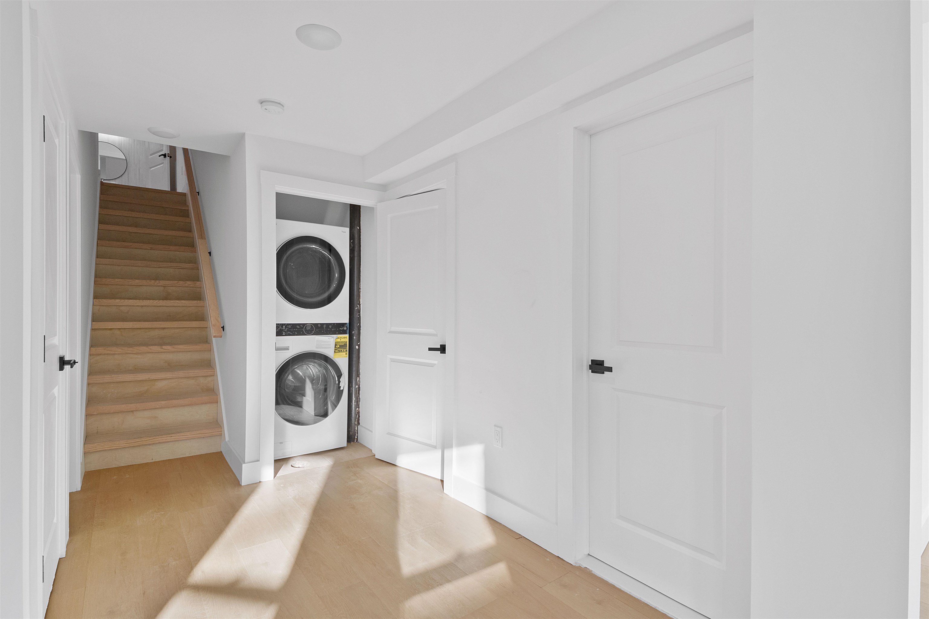 34 GRACE ST Unit: 1L