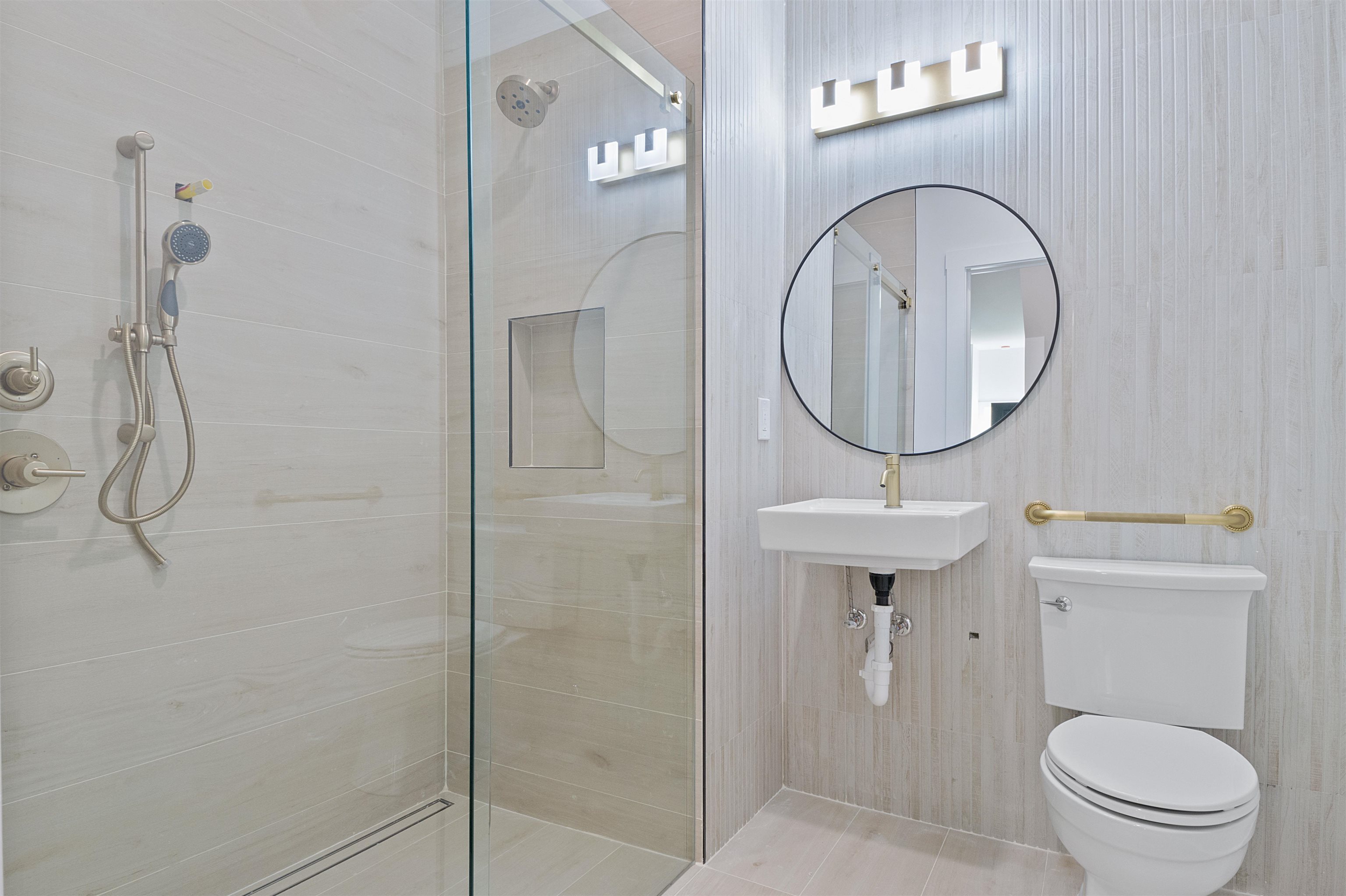 34 GRACE ST Unit: 1L