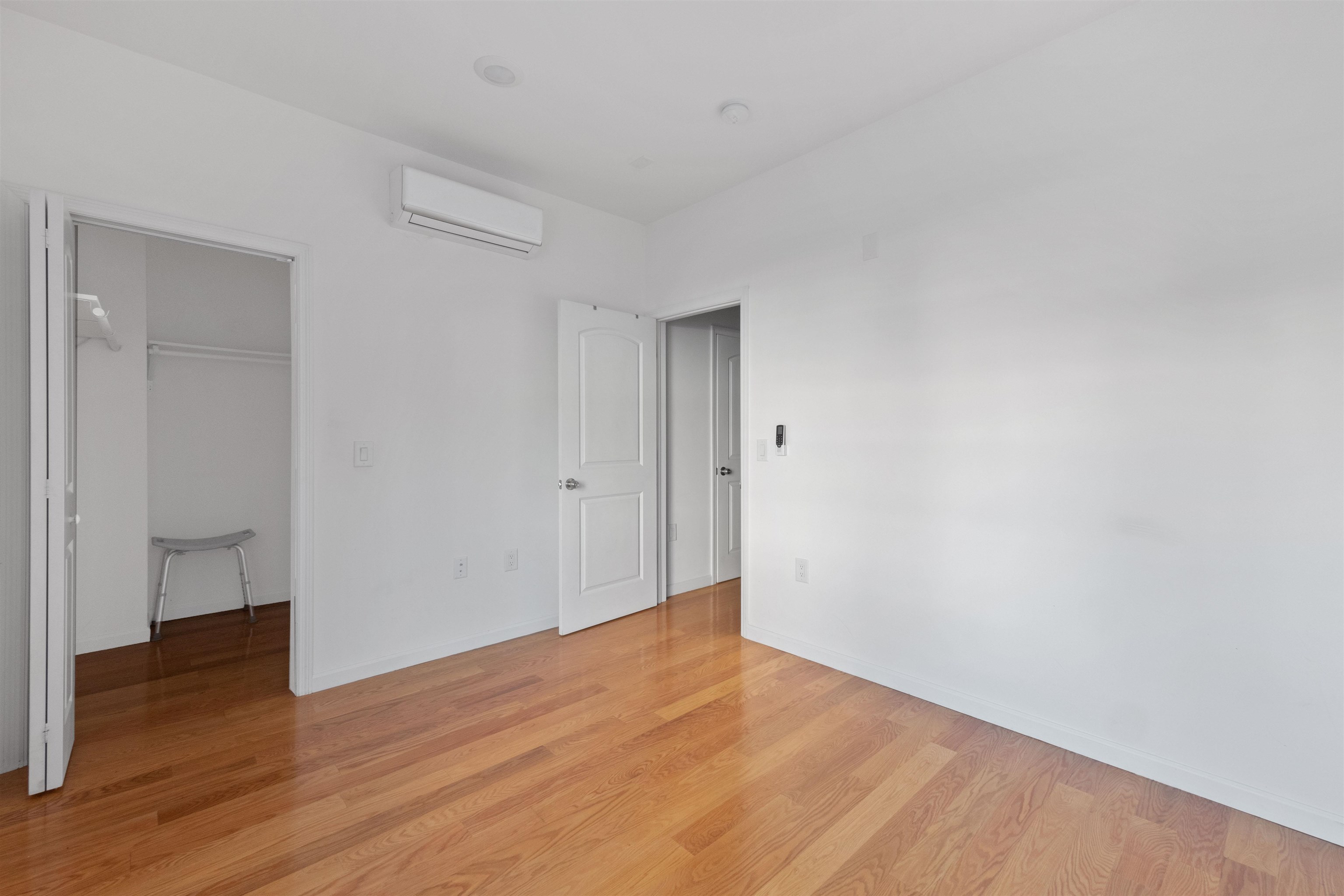 60 COTTAGE ST Unit: 2D
