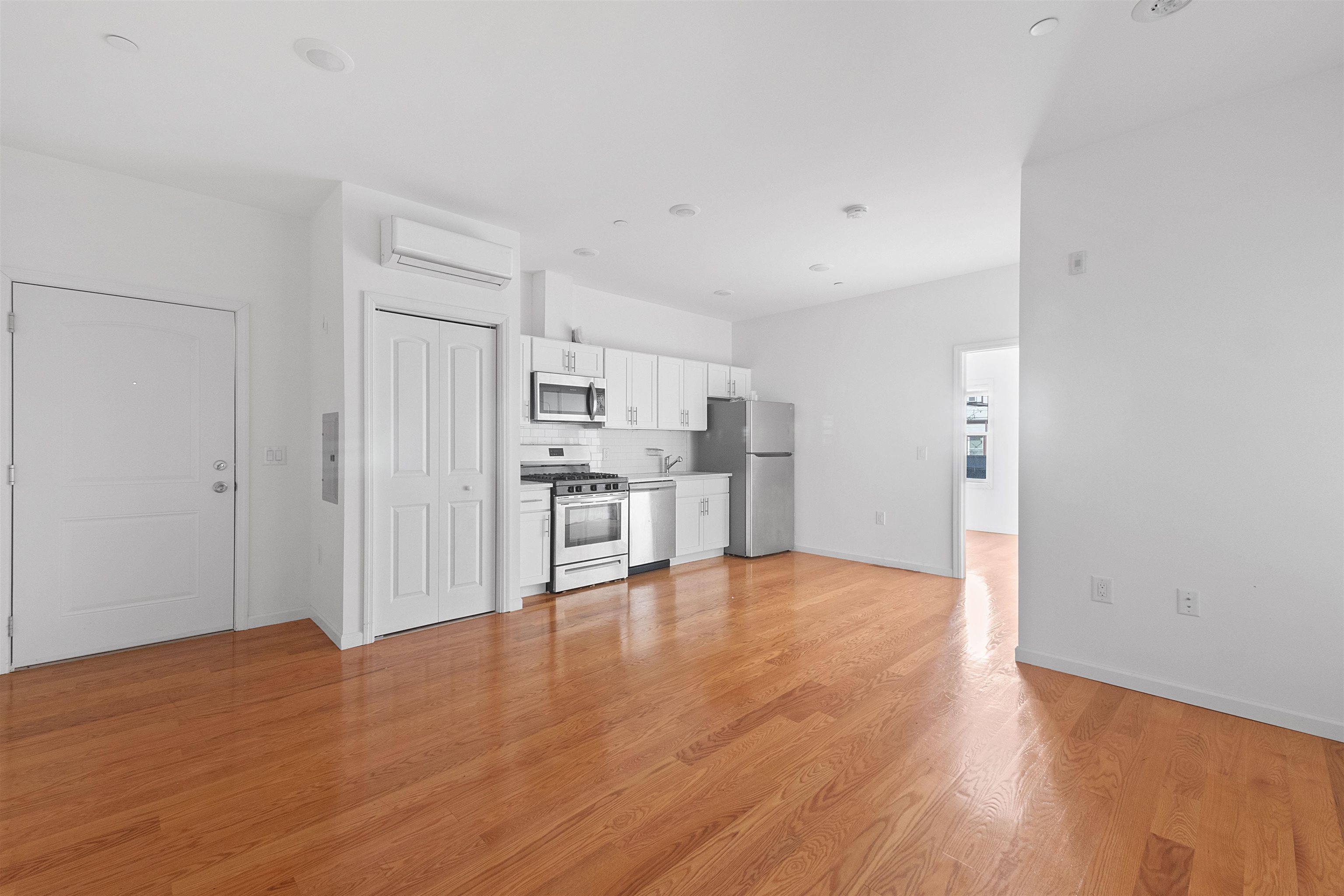 60 COTTAGE ST Unit: 2D