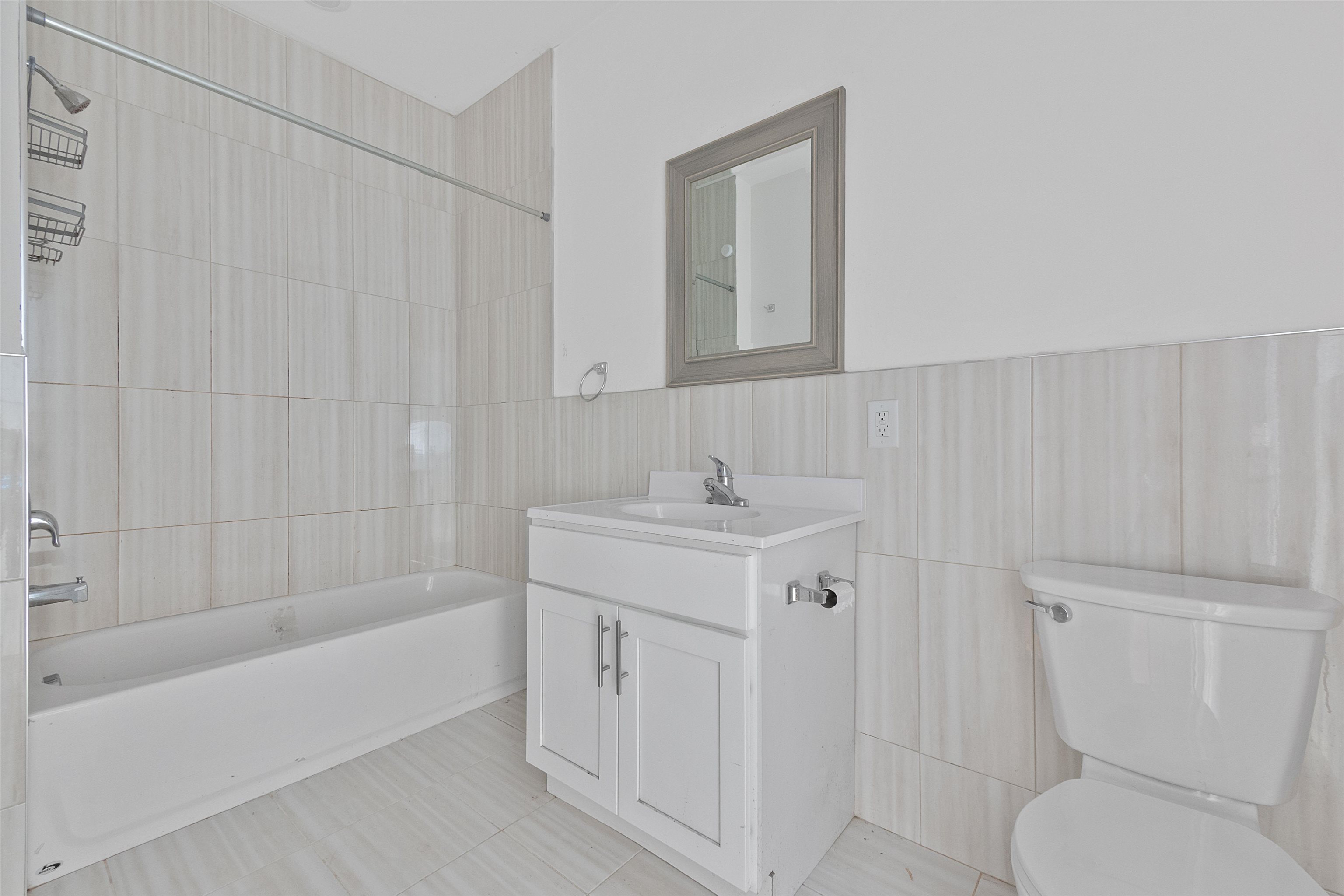 60 COTTAGE ST Unit: 2D