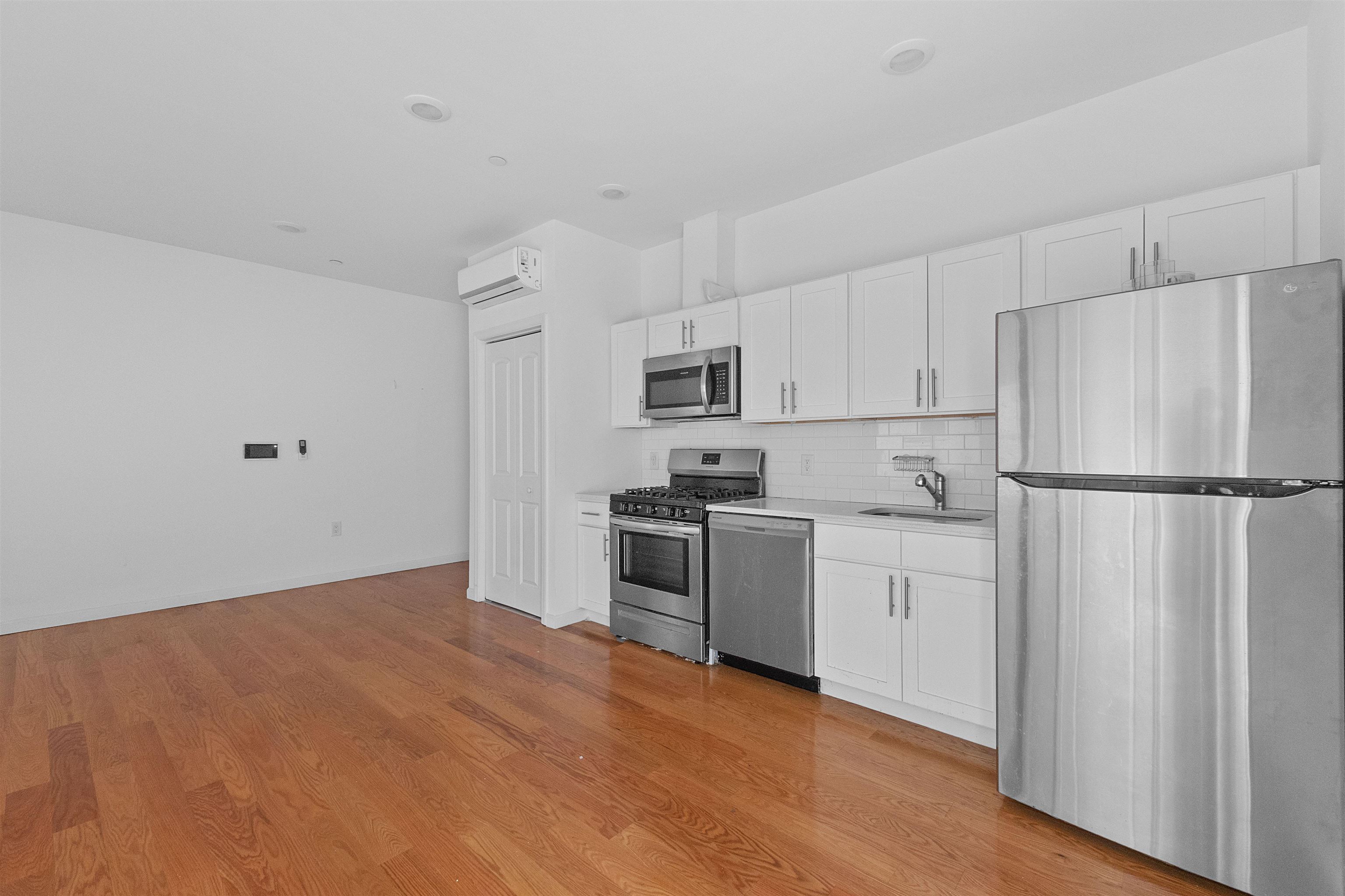 60 COTTAGE ST Unit: 2D