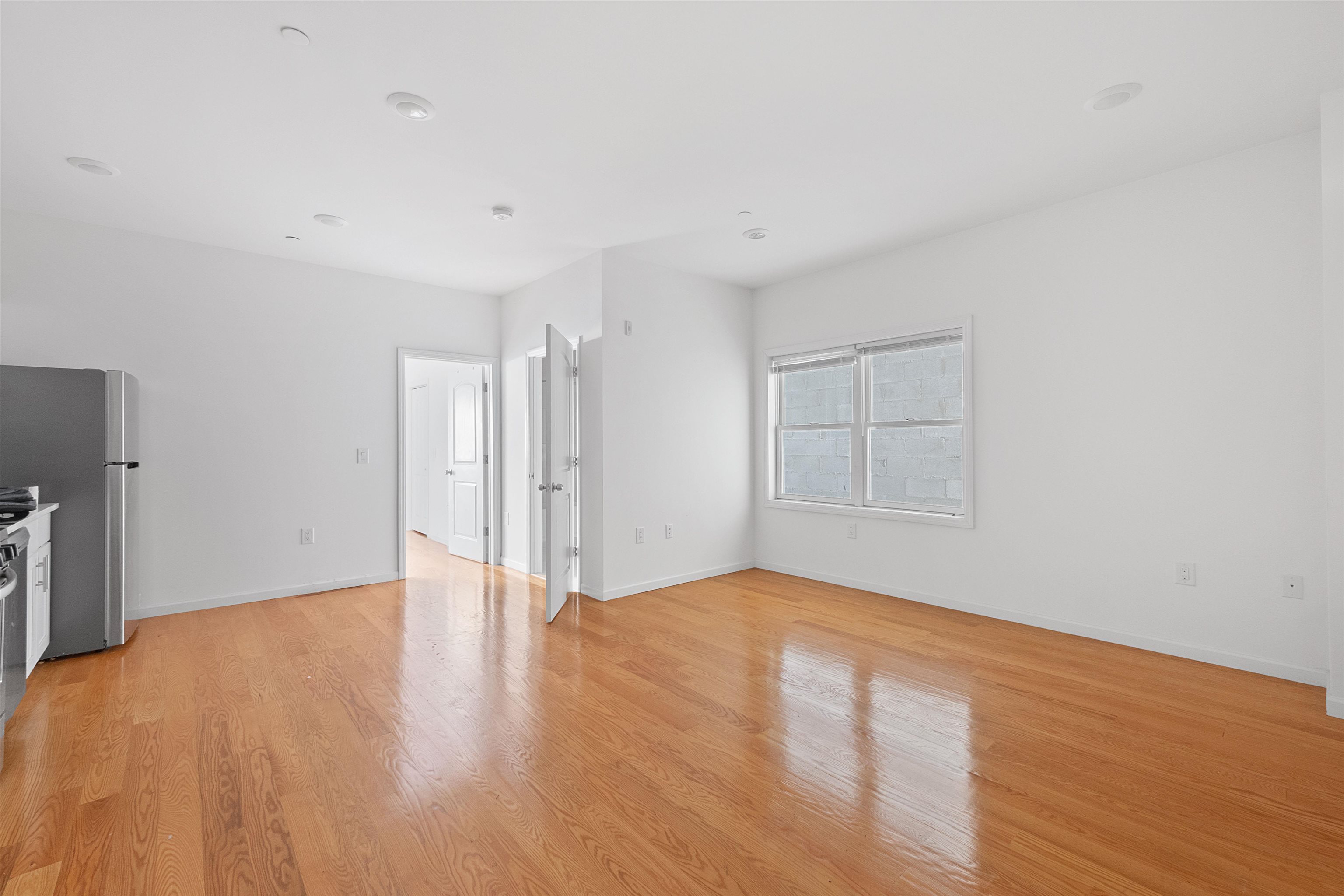 60 COTTAGE ST Unit: 2D