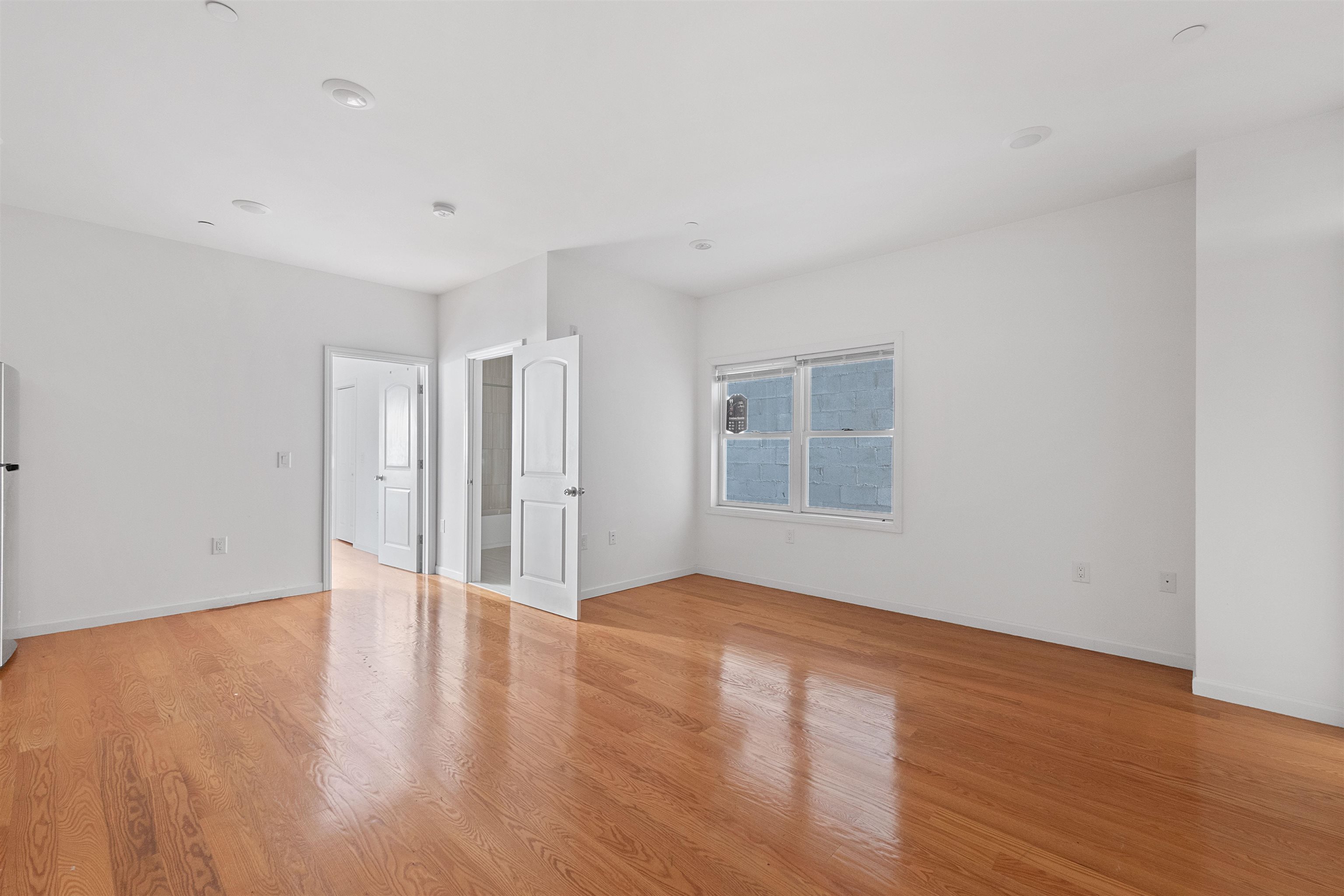 60 COTTAGE ST Unit: 2D