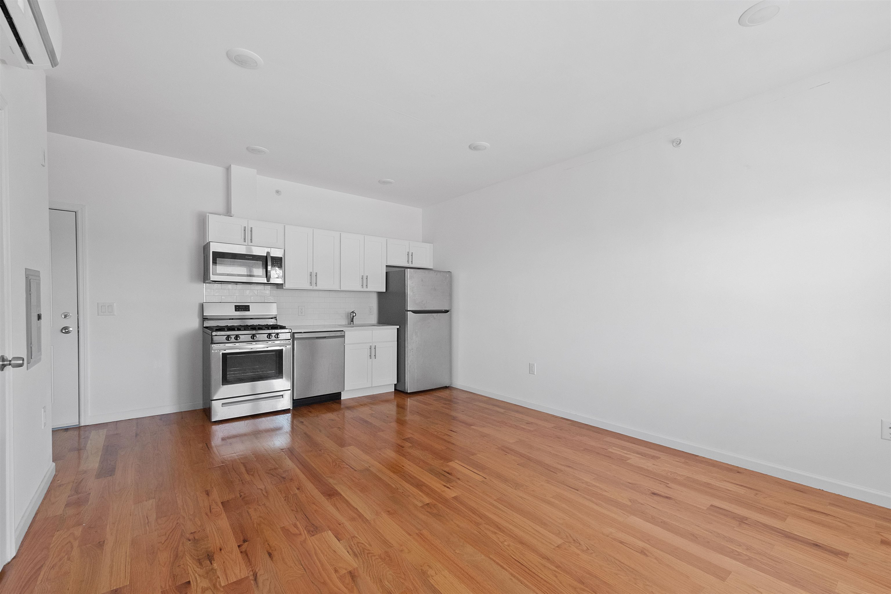 60 COTTAGE ST Unit: 3C