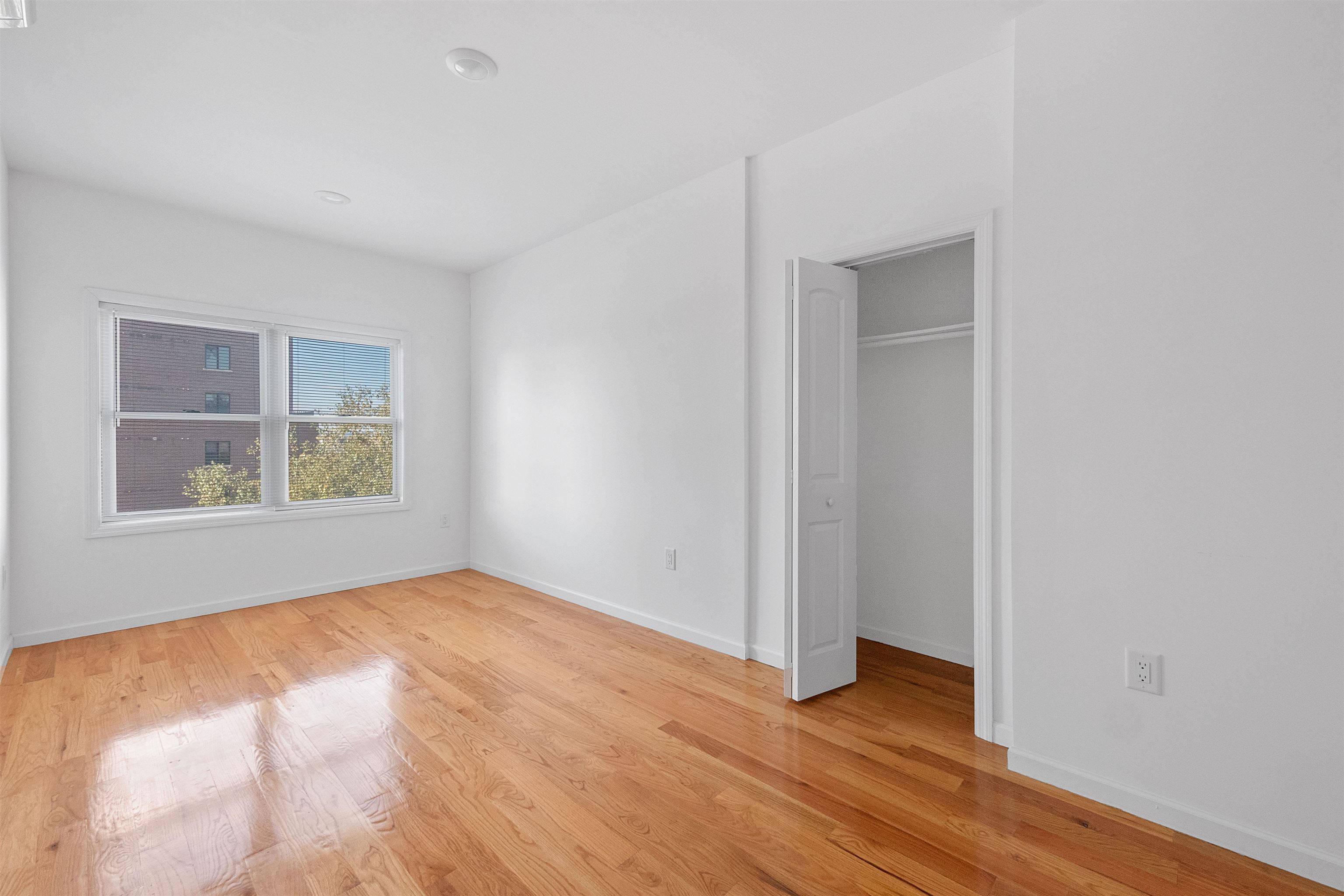 60 COTTAGE ST Unit: 3C