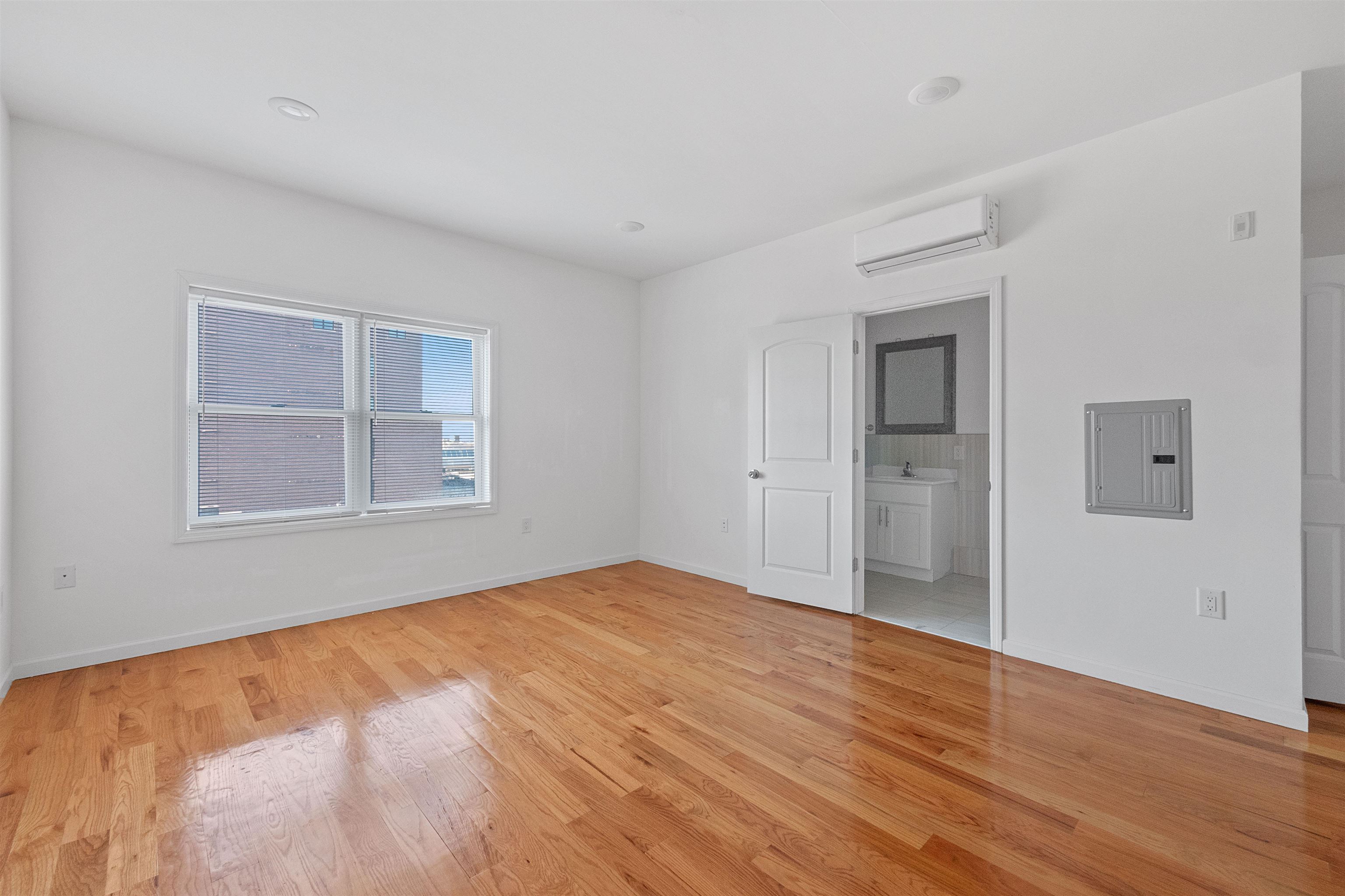 60 COTTAGE ST Unit: 3C