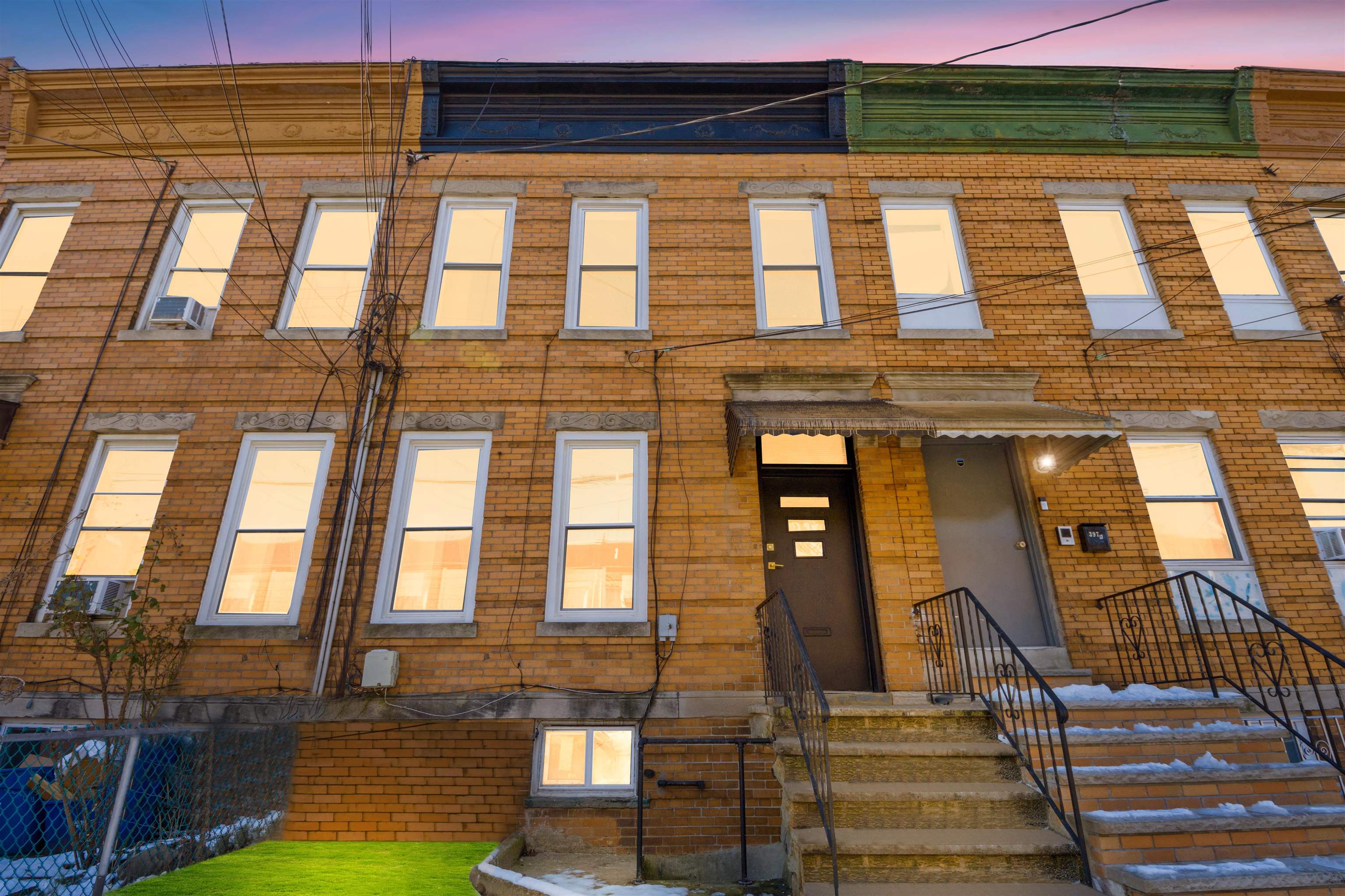 395 WOODLAWN AVE