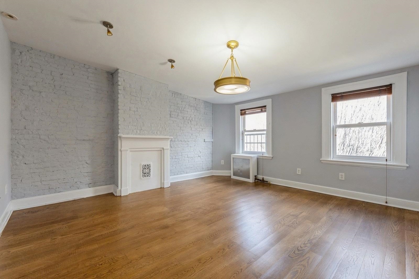 244 MONTGOMERY ST