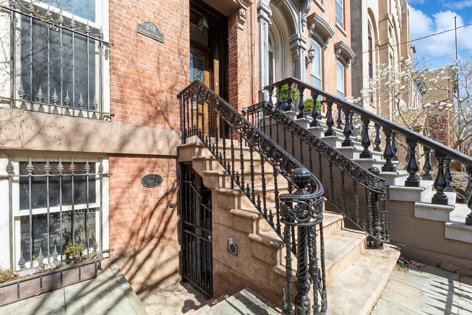 244 MONTGOMERY ST