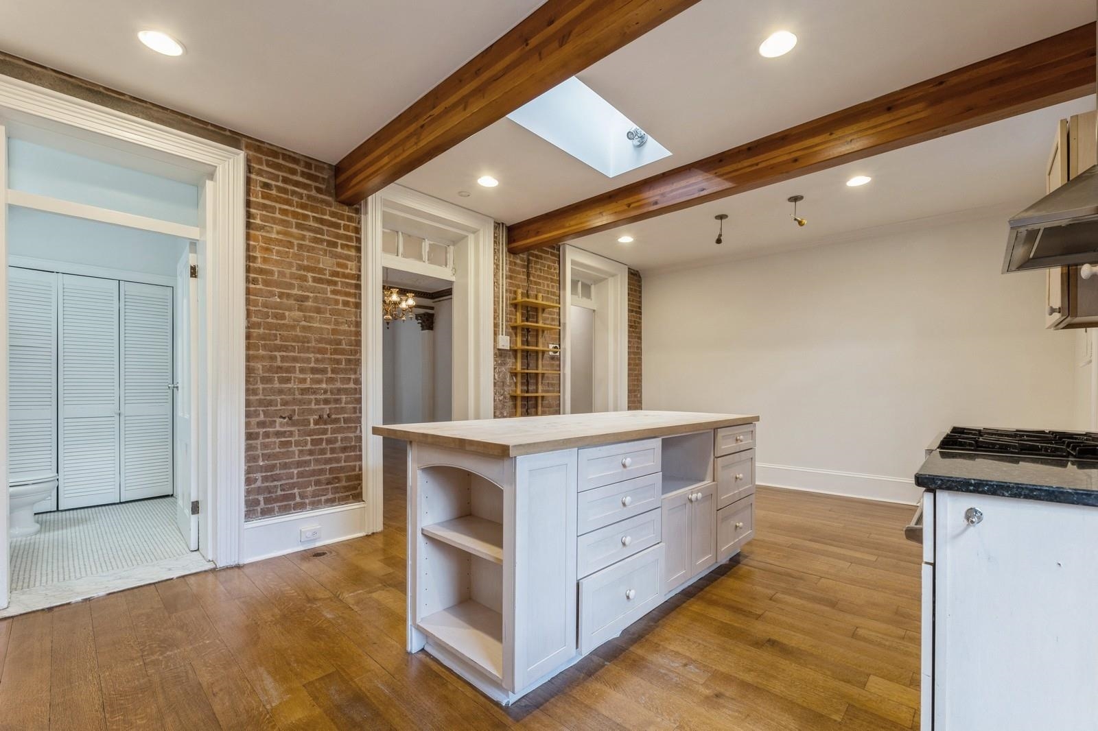 244 MONTGOMERY ST