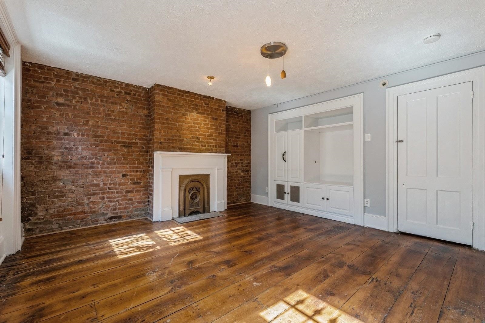 244 MONTGOMERY ST