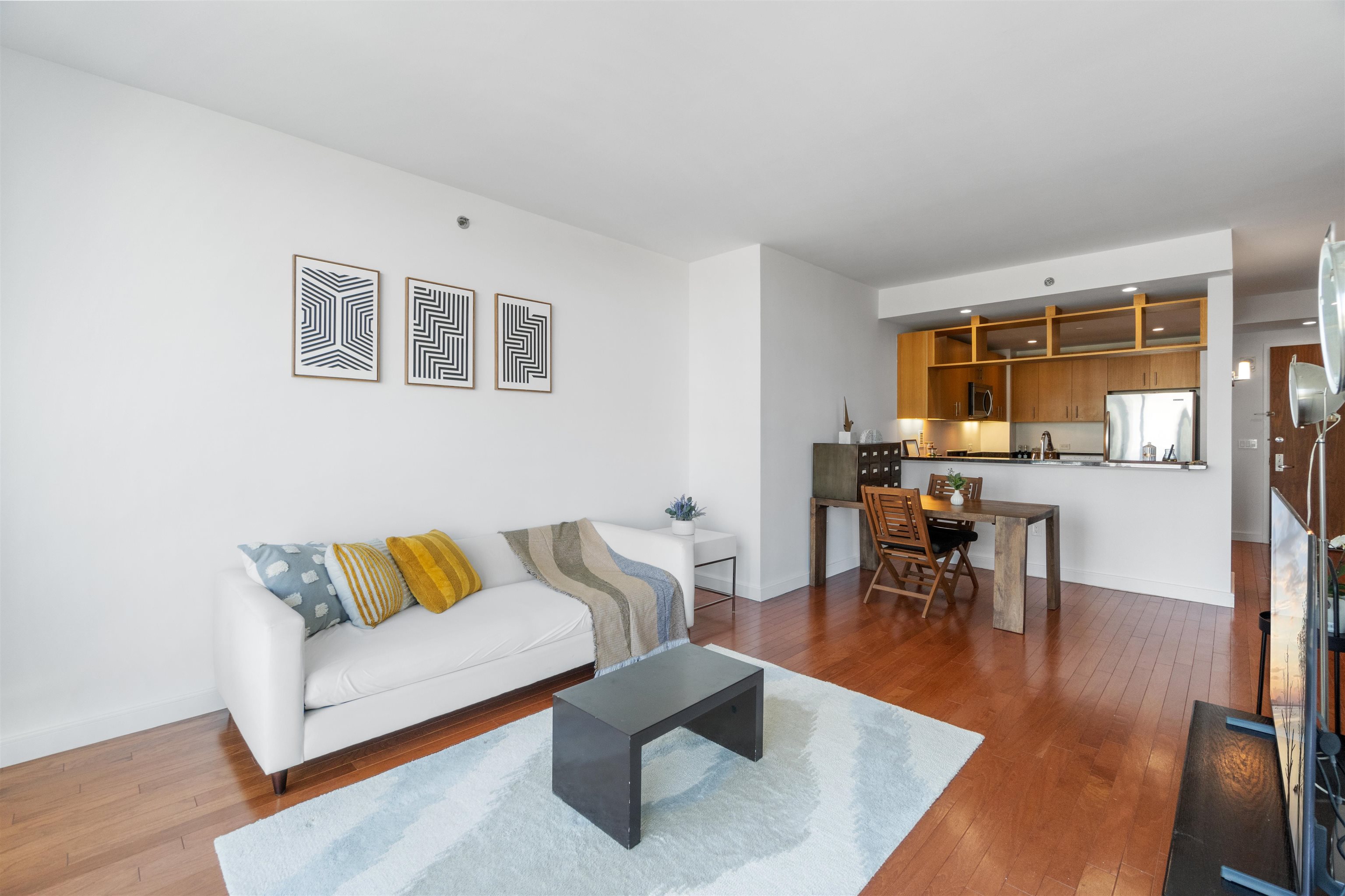 1 SHORE LANE Unit: 1706