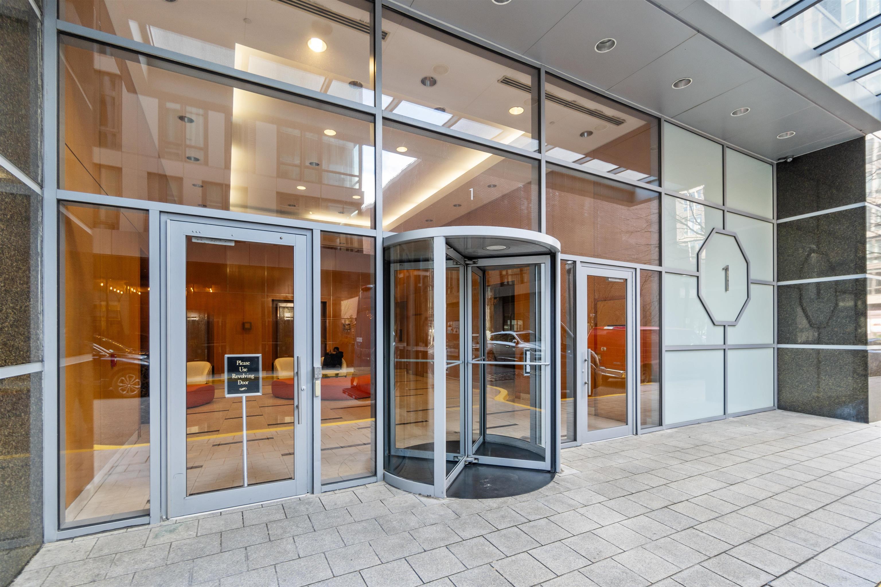 1 SHORE LANE Unit: 1706