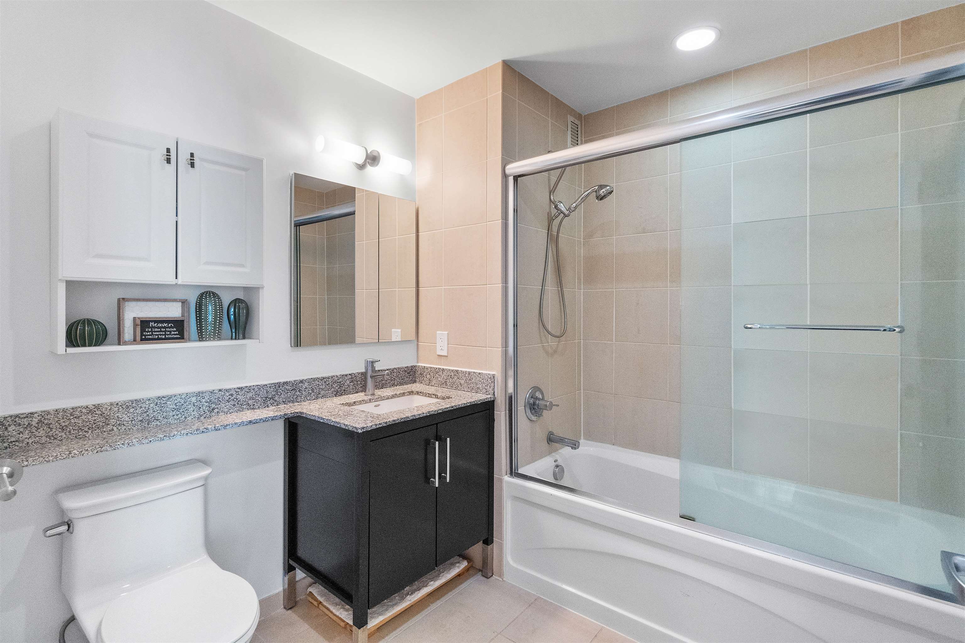 1 SHORE LANE Unit: 1706