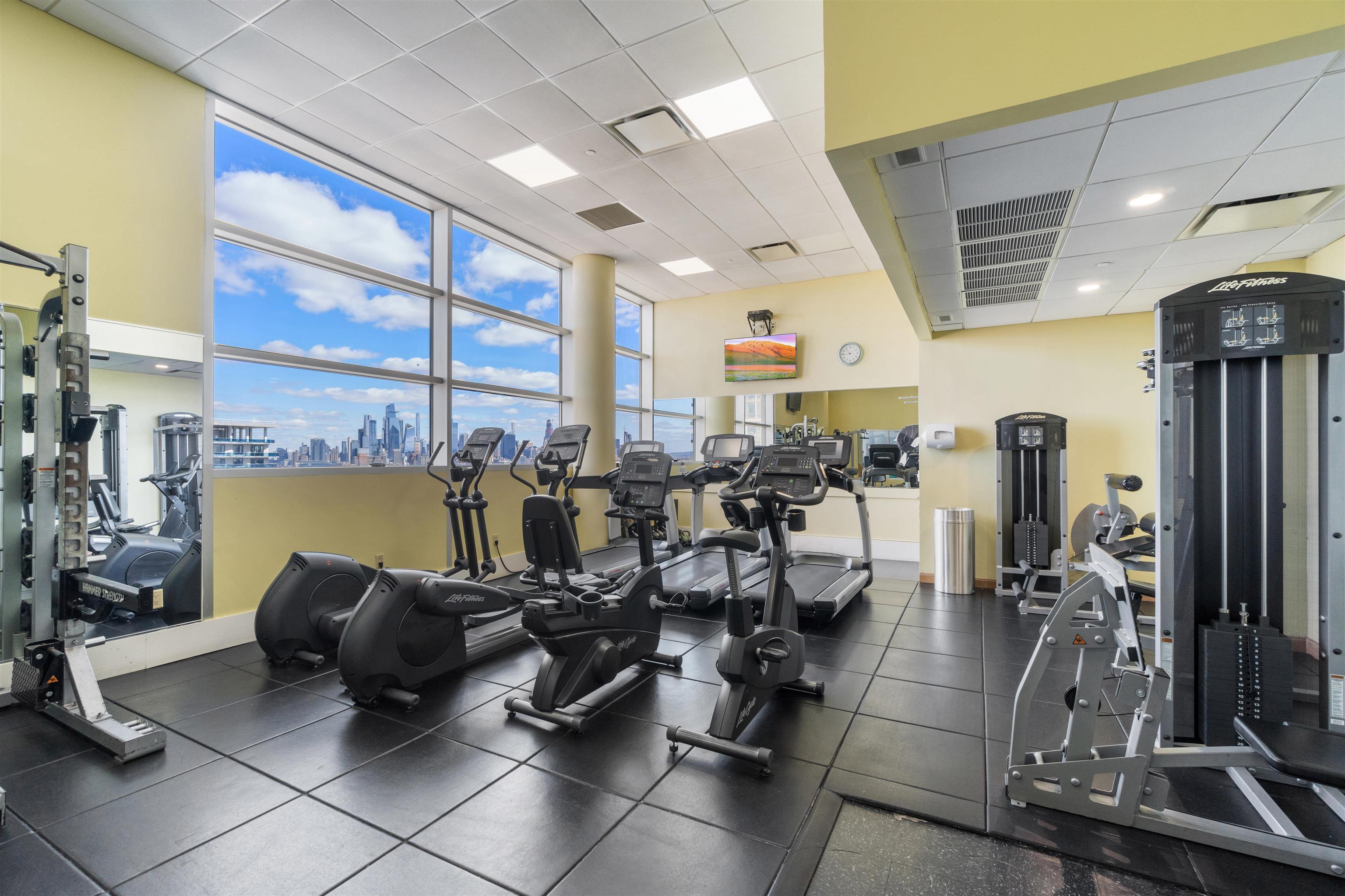 1 SHORE LANE Unit: 1706