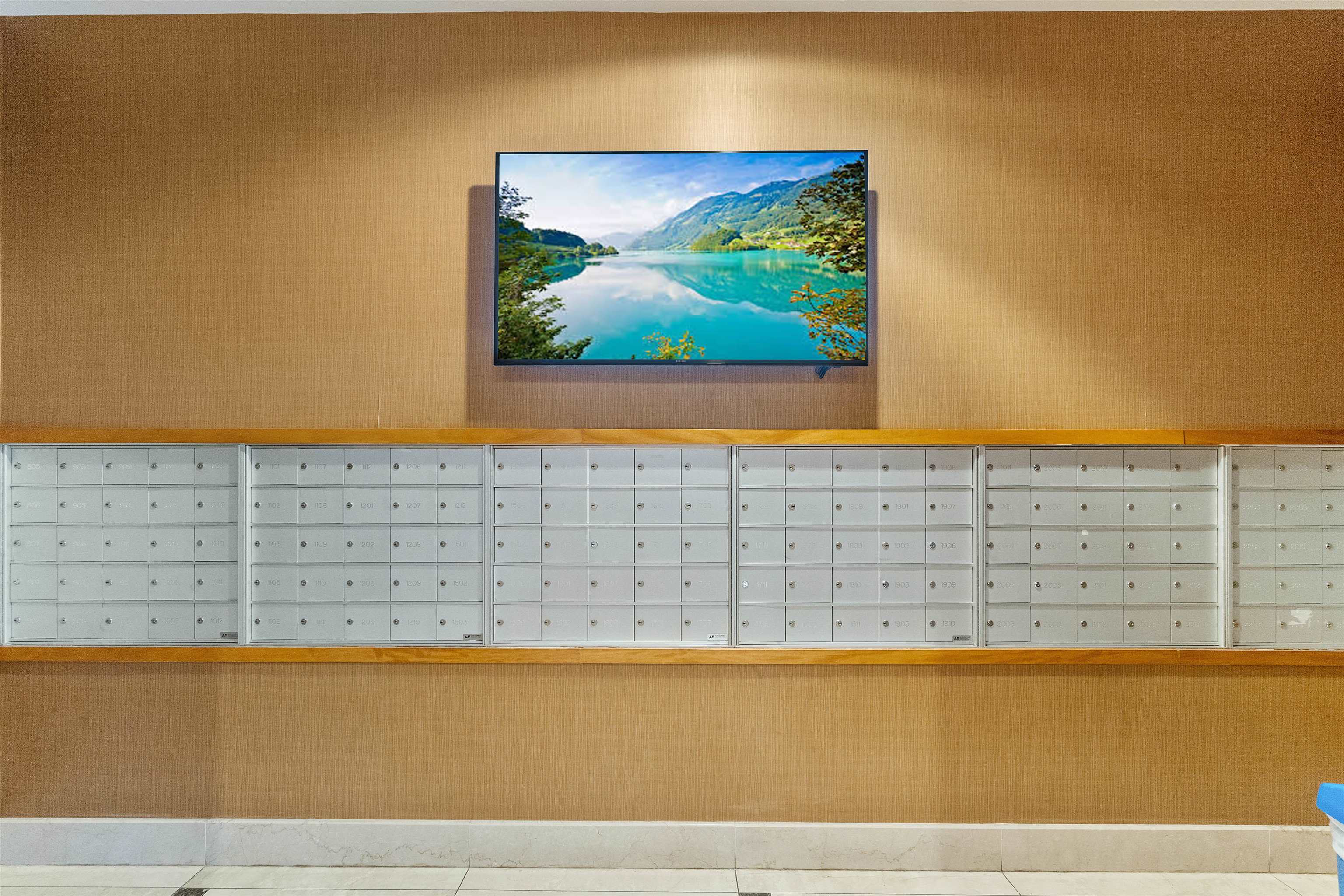 1 SHORE LANE Unit: 1706