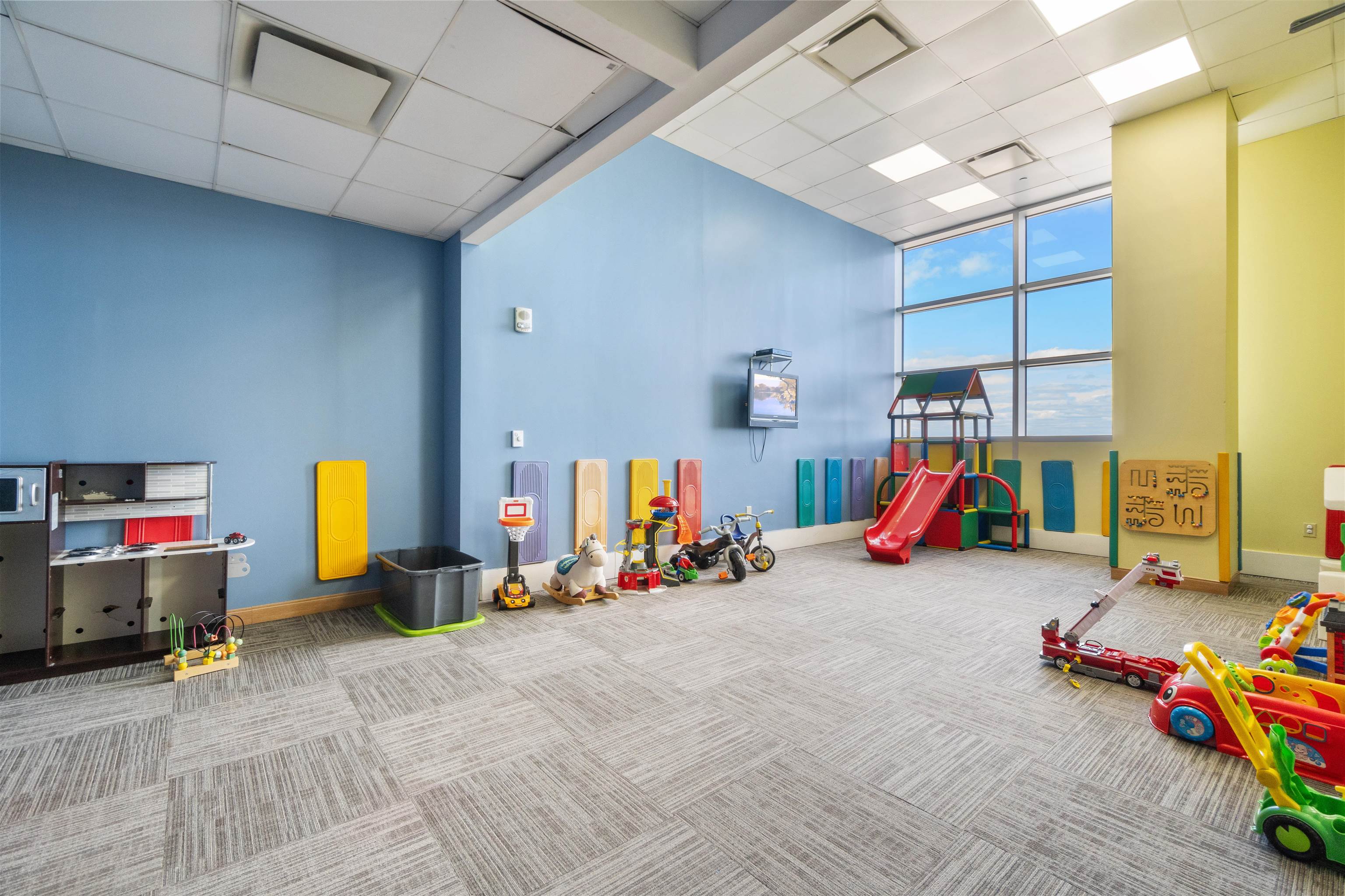 1 SHORE LANE Unit: 1706