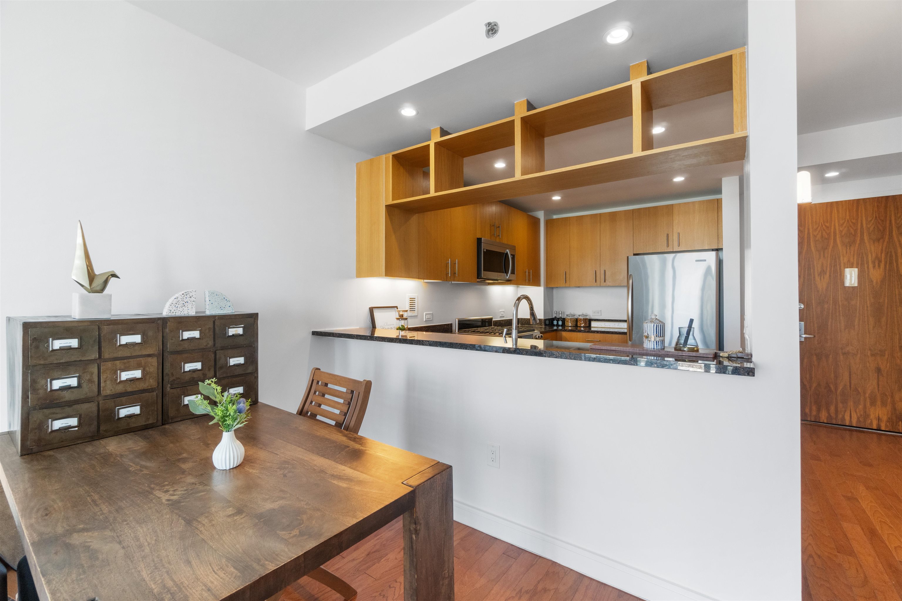 1 SHORE LANE Unit: 1706