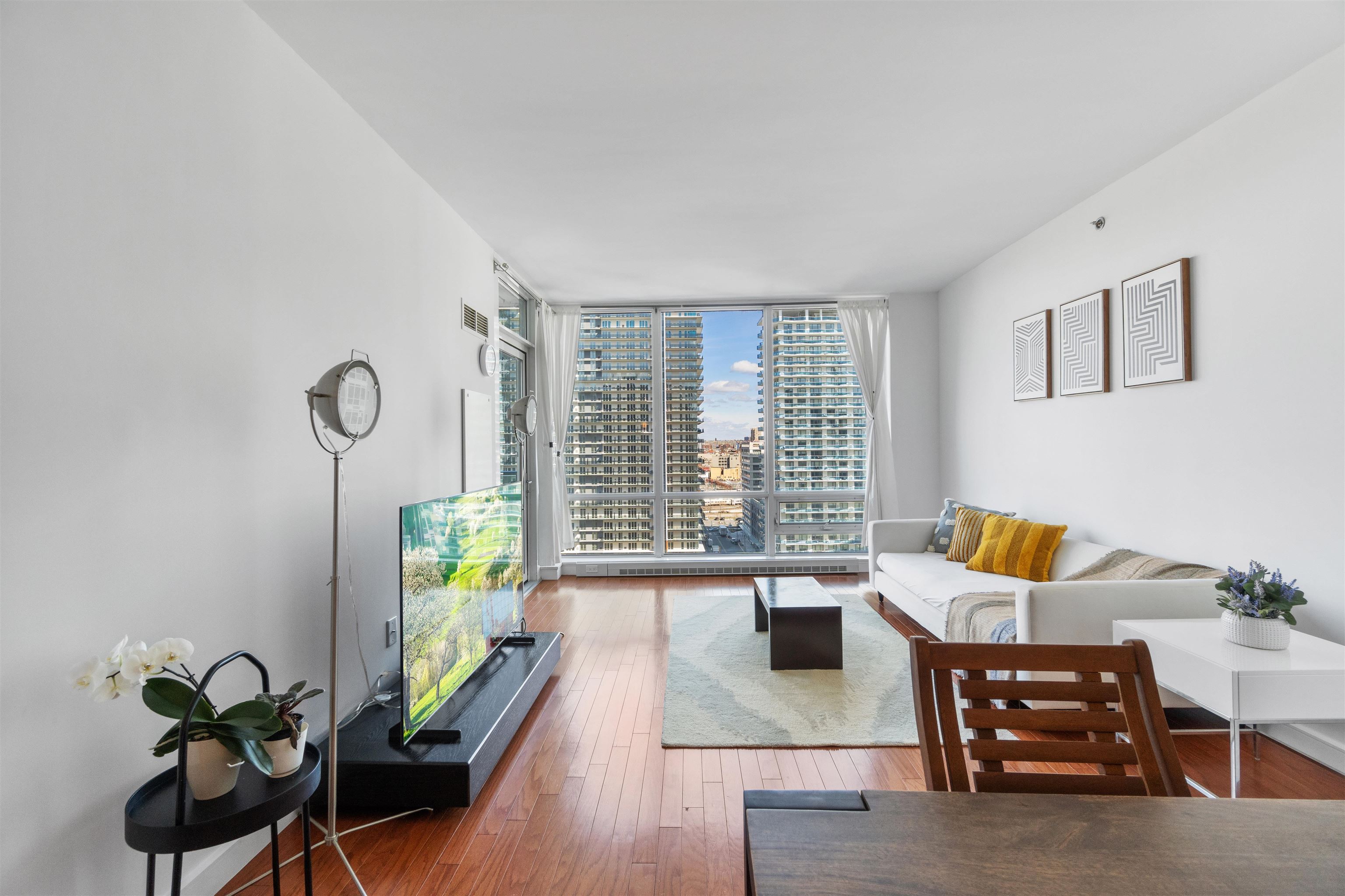 1 SHORE LANE Unit: 1706