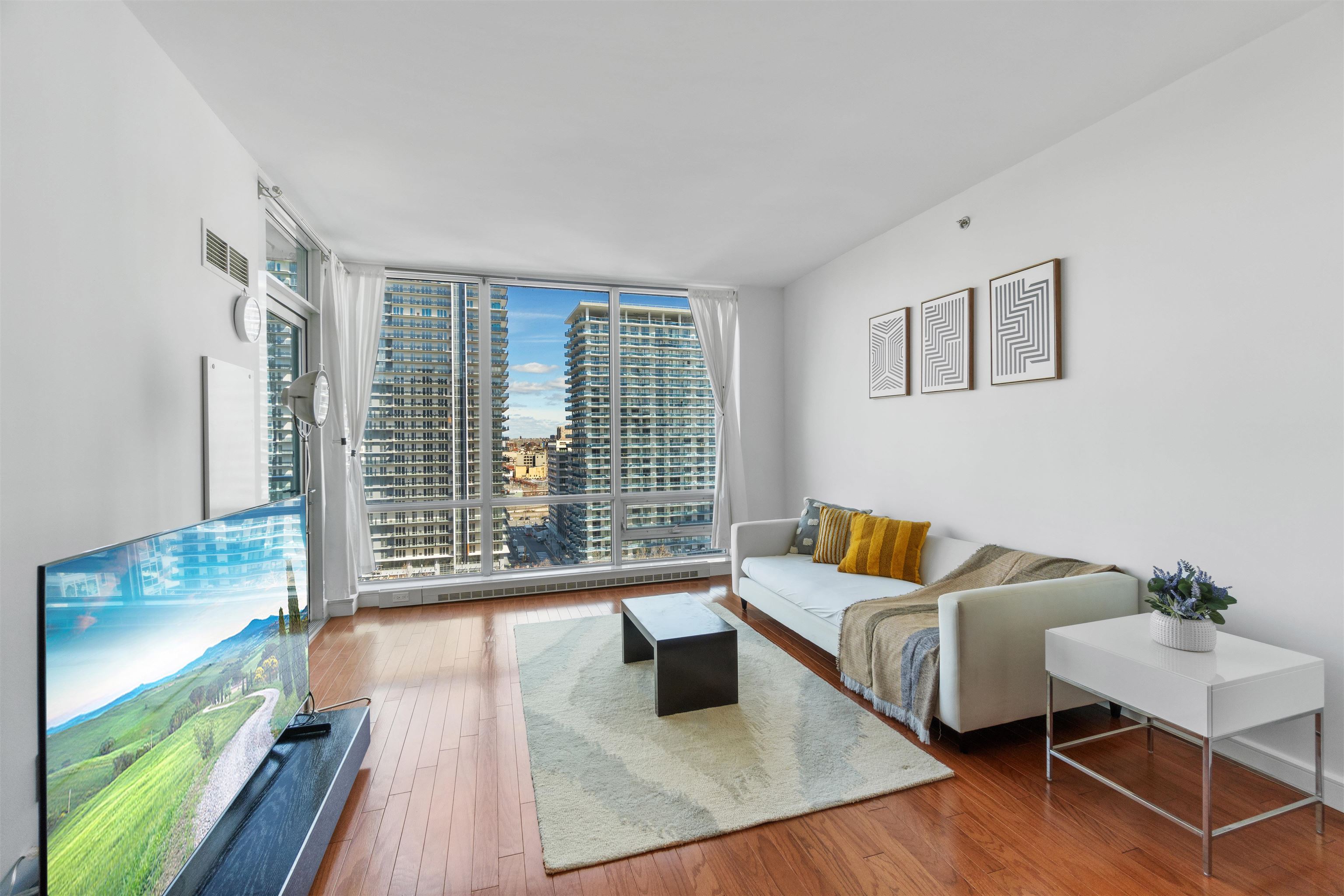 1 SHORE LANE Unit: 1706
