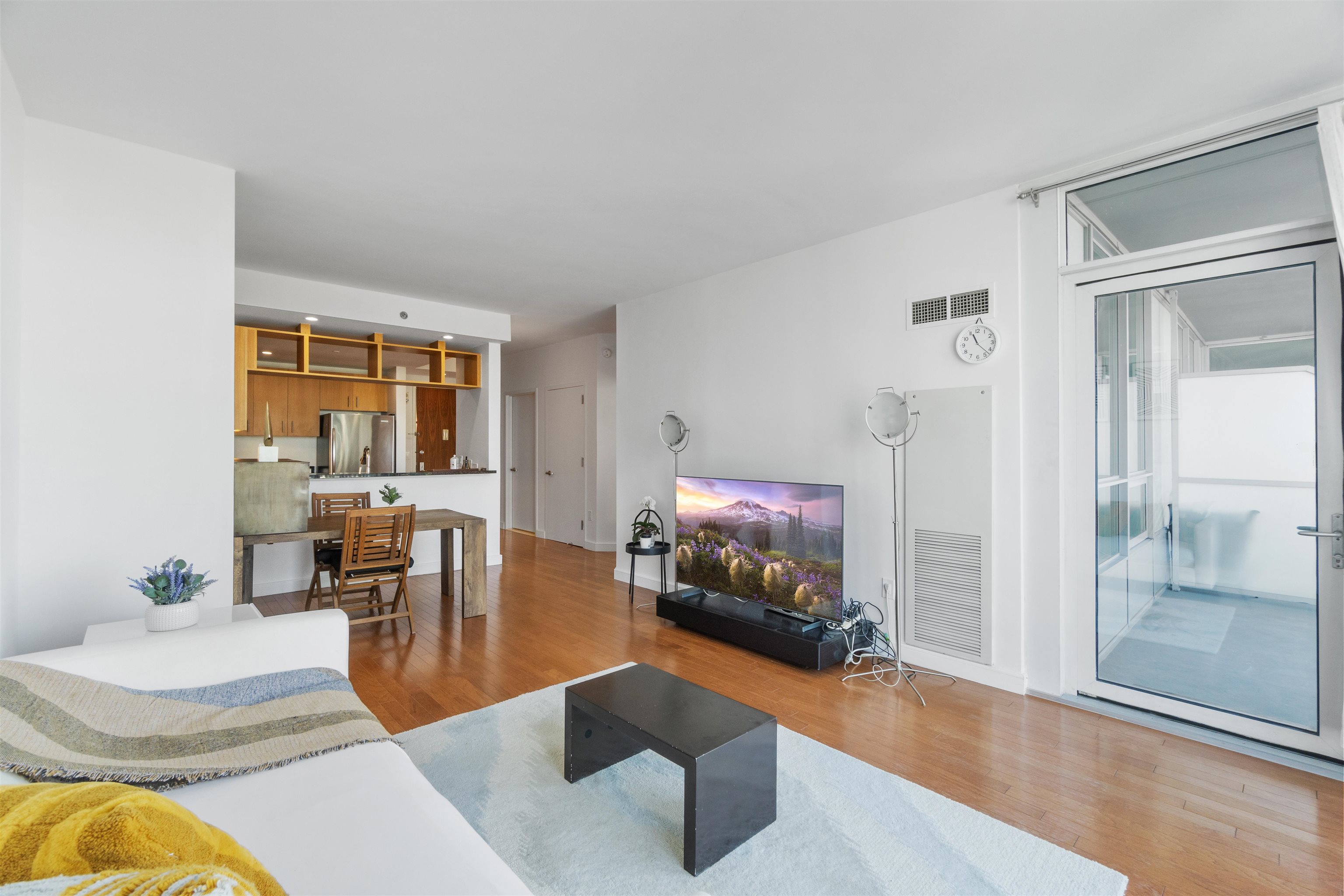 1 SHORE LANE Unit: 1706
