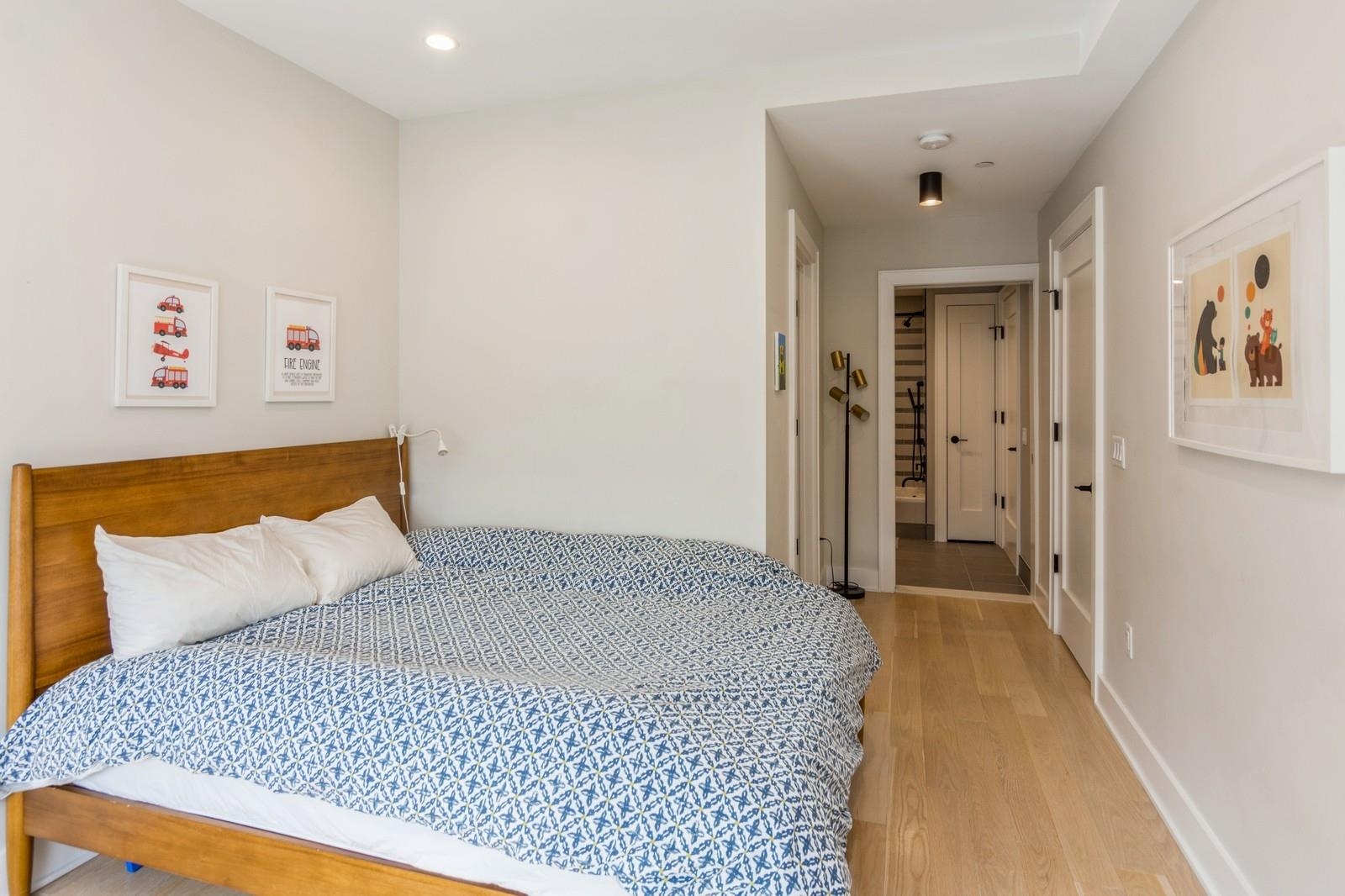 366 6TH ST Unit: 404