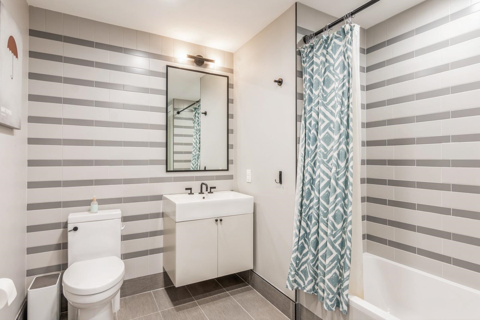 366 6TH ST Unit: 404