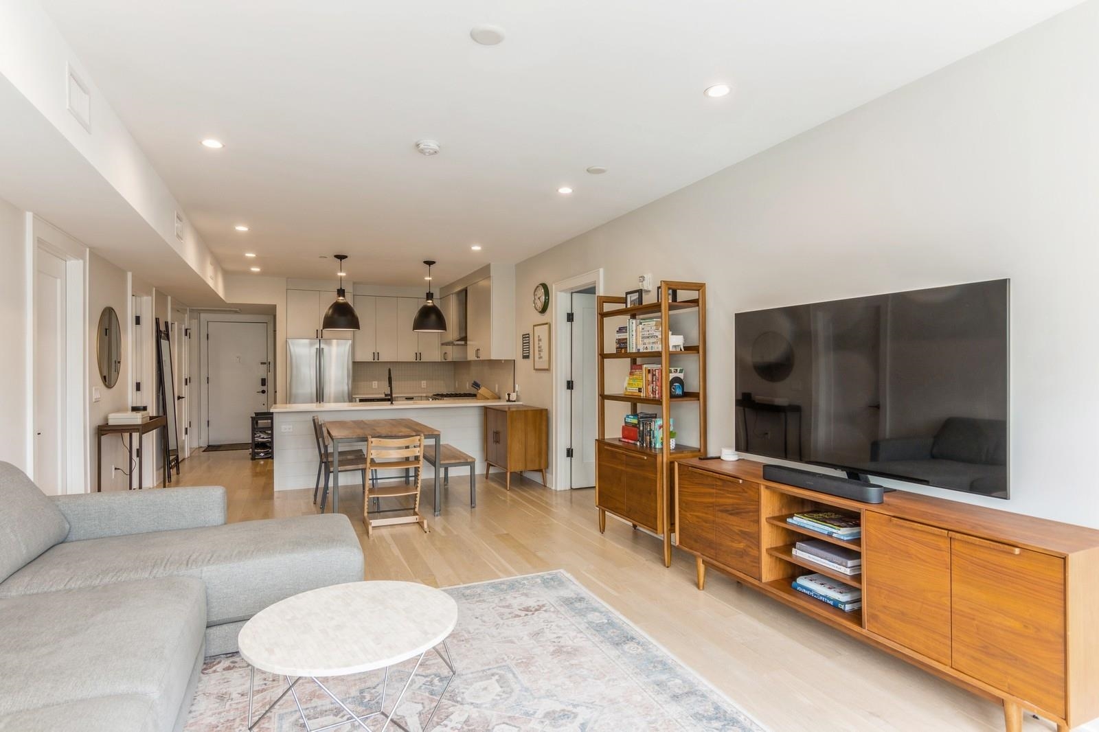366 6TH ST Unit: 404